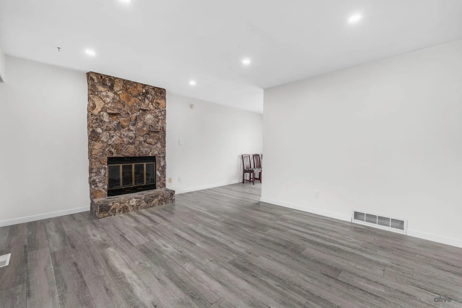 7710 Juniper Street - Image 3