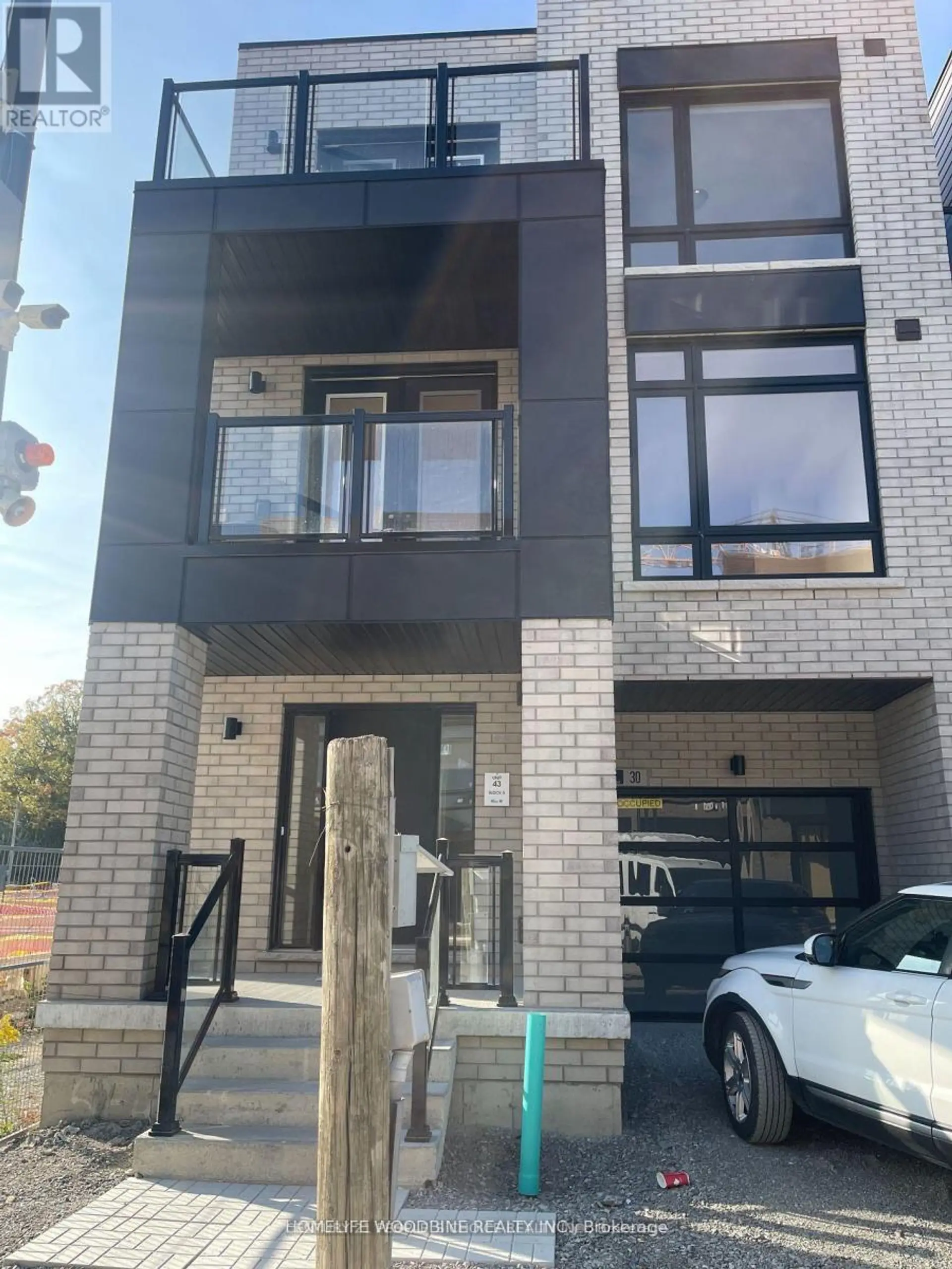 #43 30 CHIFFON STREET - Image 1