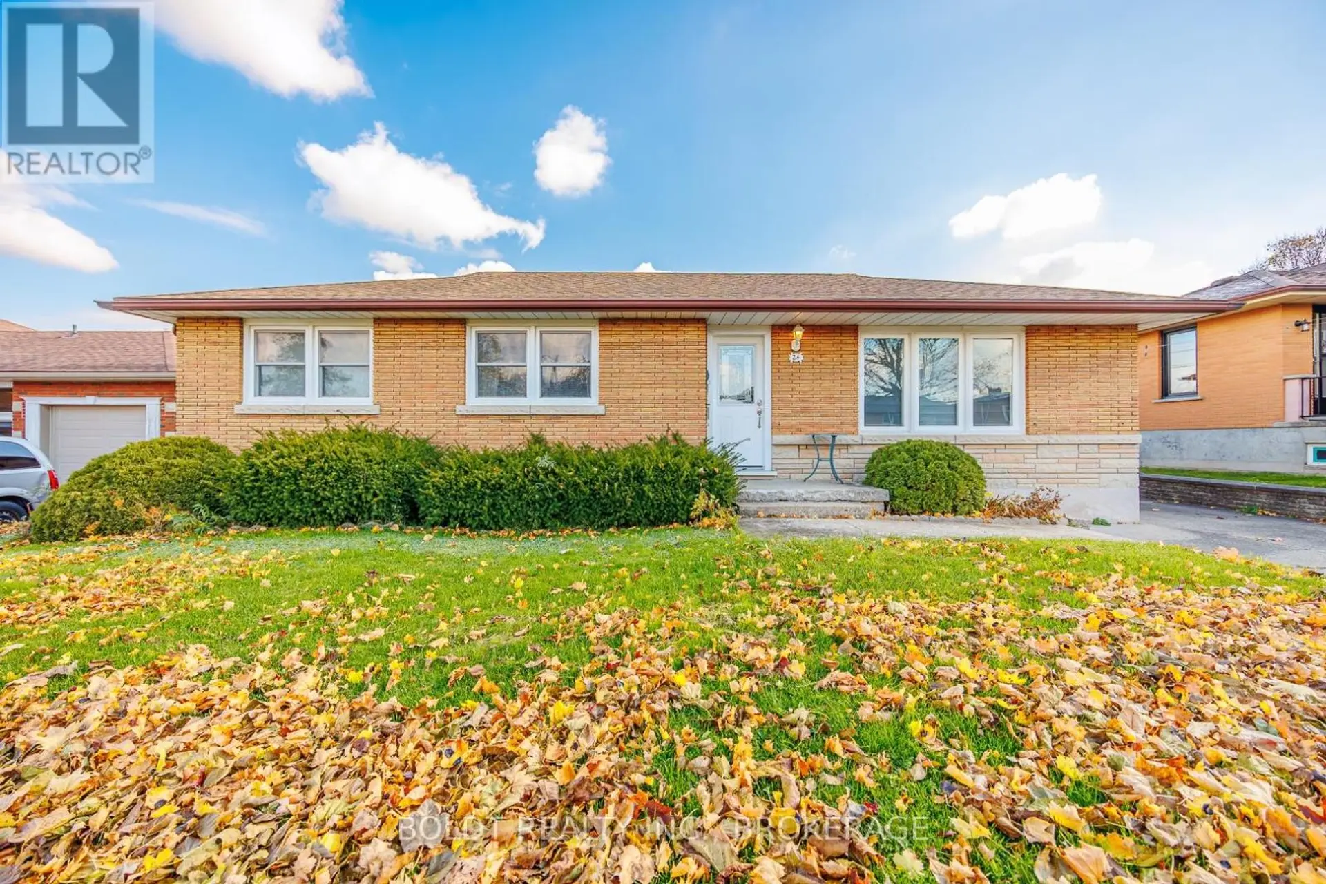 24 WINSLOW CRESCENT - Image 1