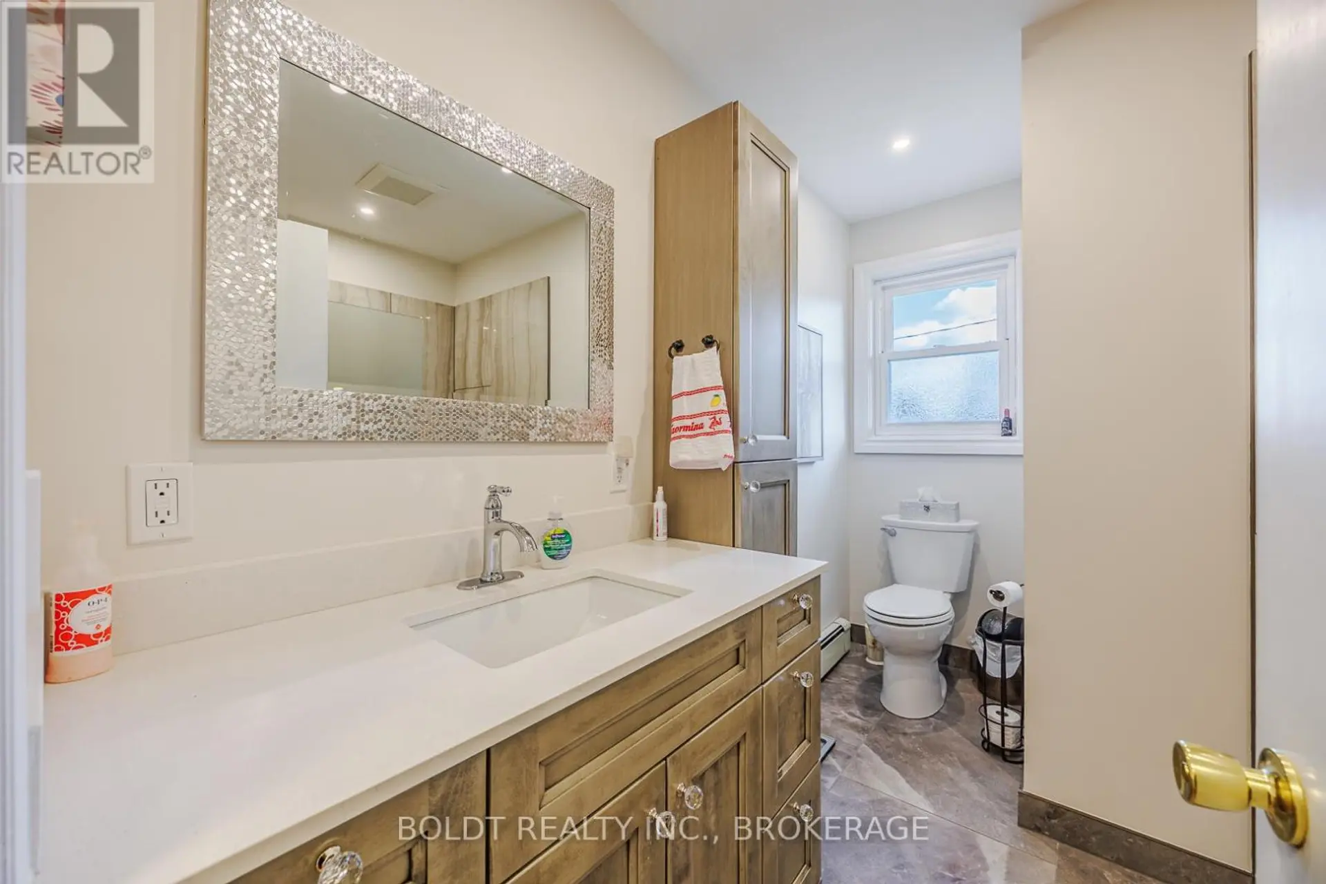 24 WINSLOW CRESCENT - Image 12