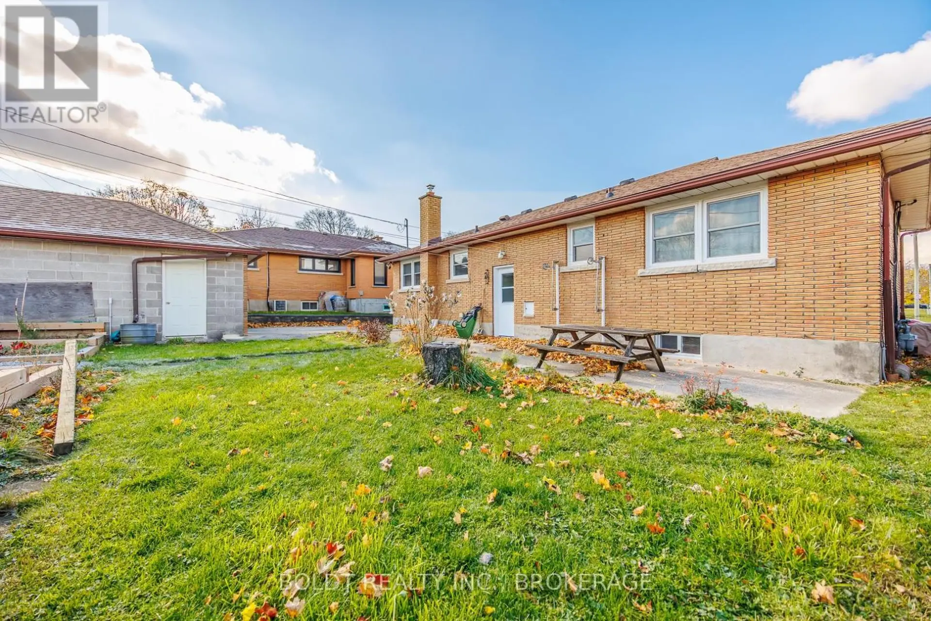 24 WINSLOW CRESCENT - Image 17