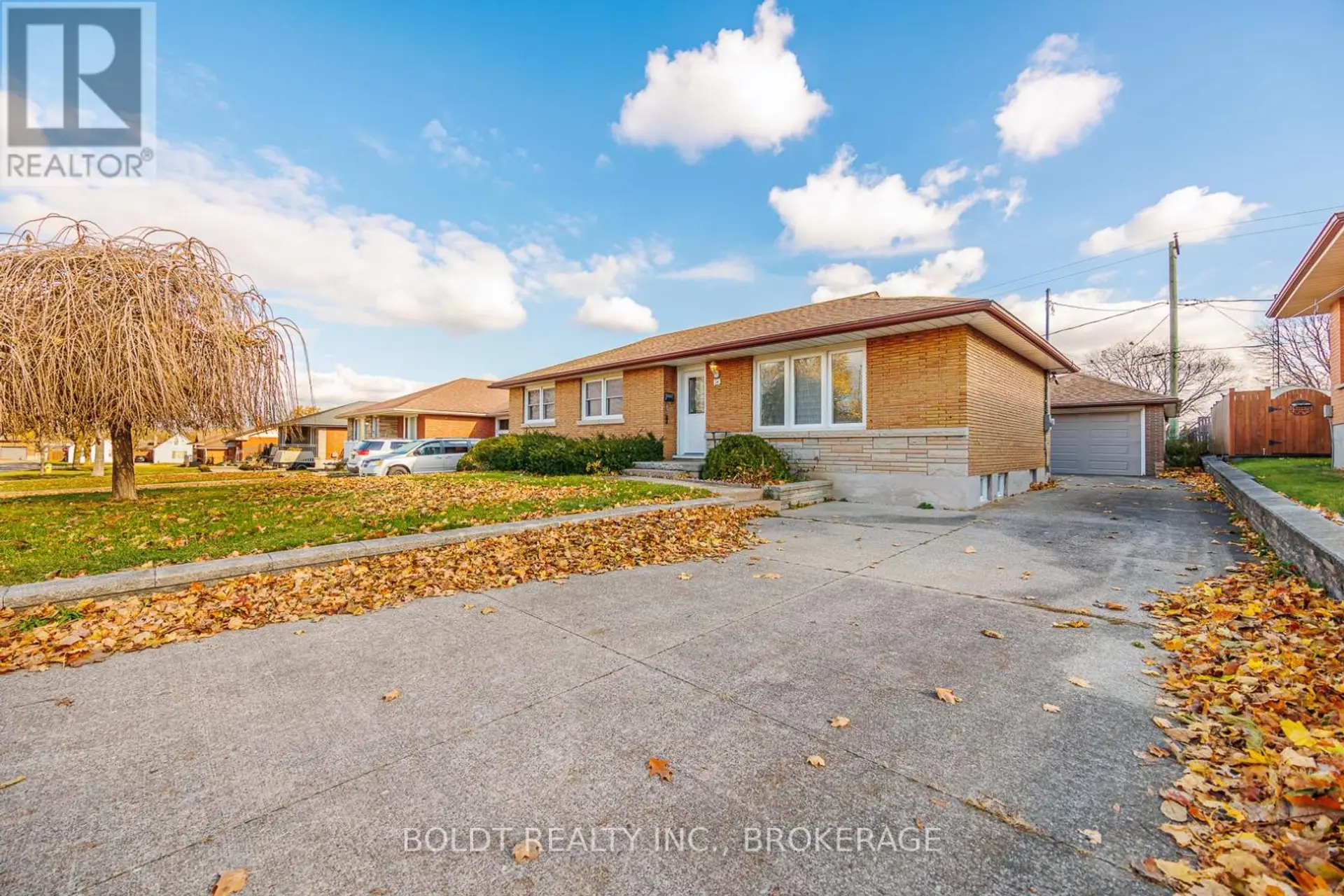 24 WINSLOW CRESCENT - Image 3