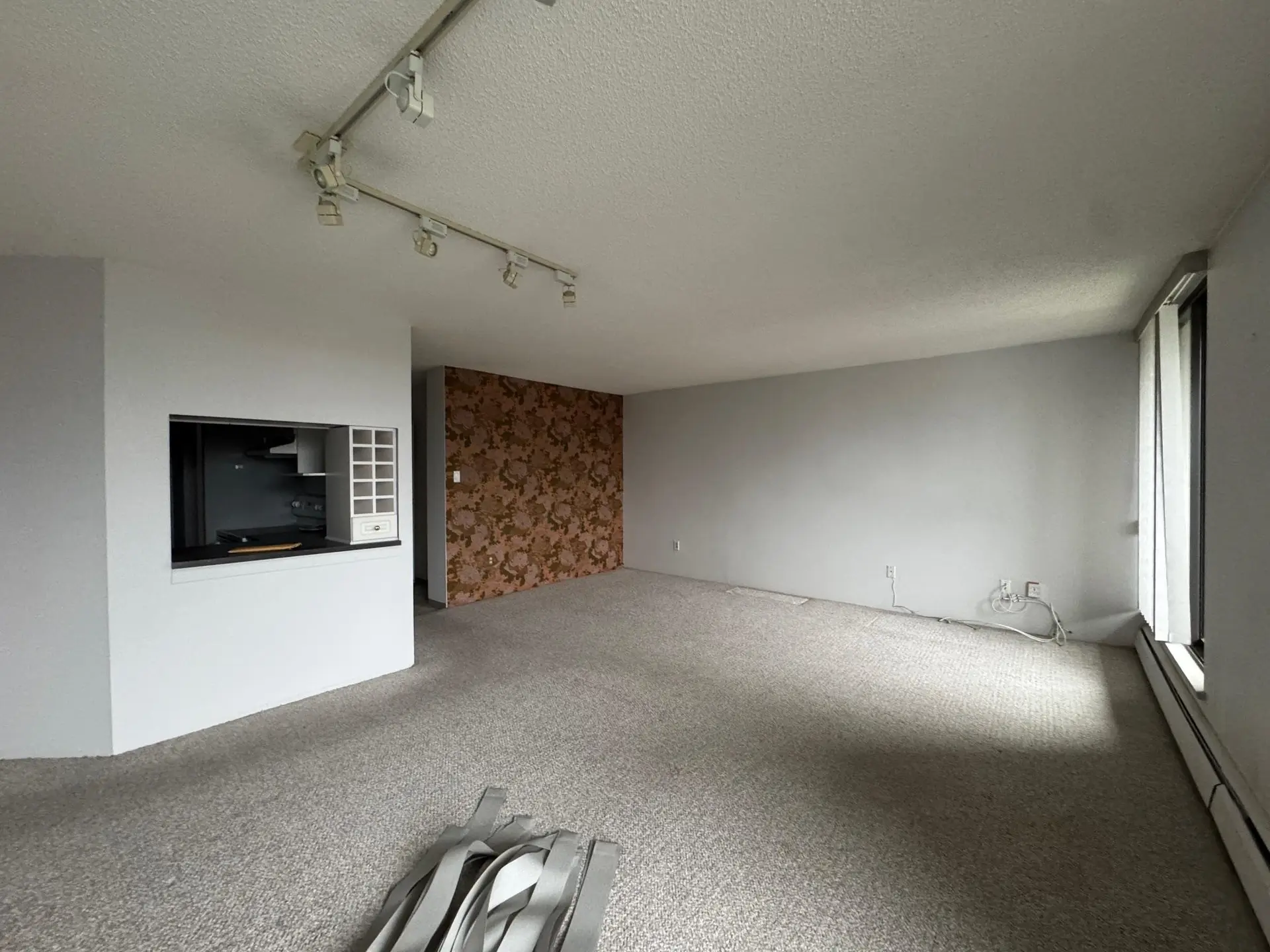 #1401 3755 Bartlett Court - Image 5