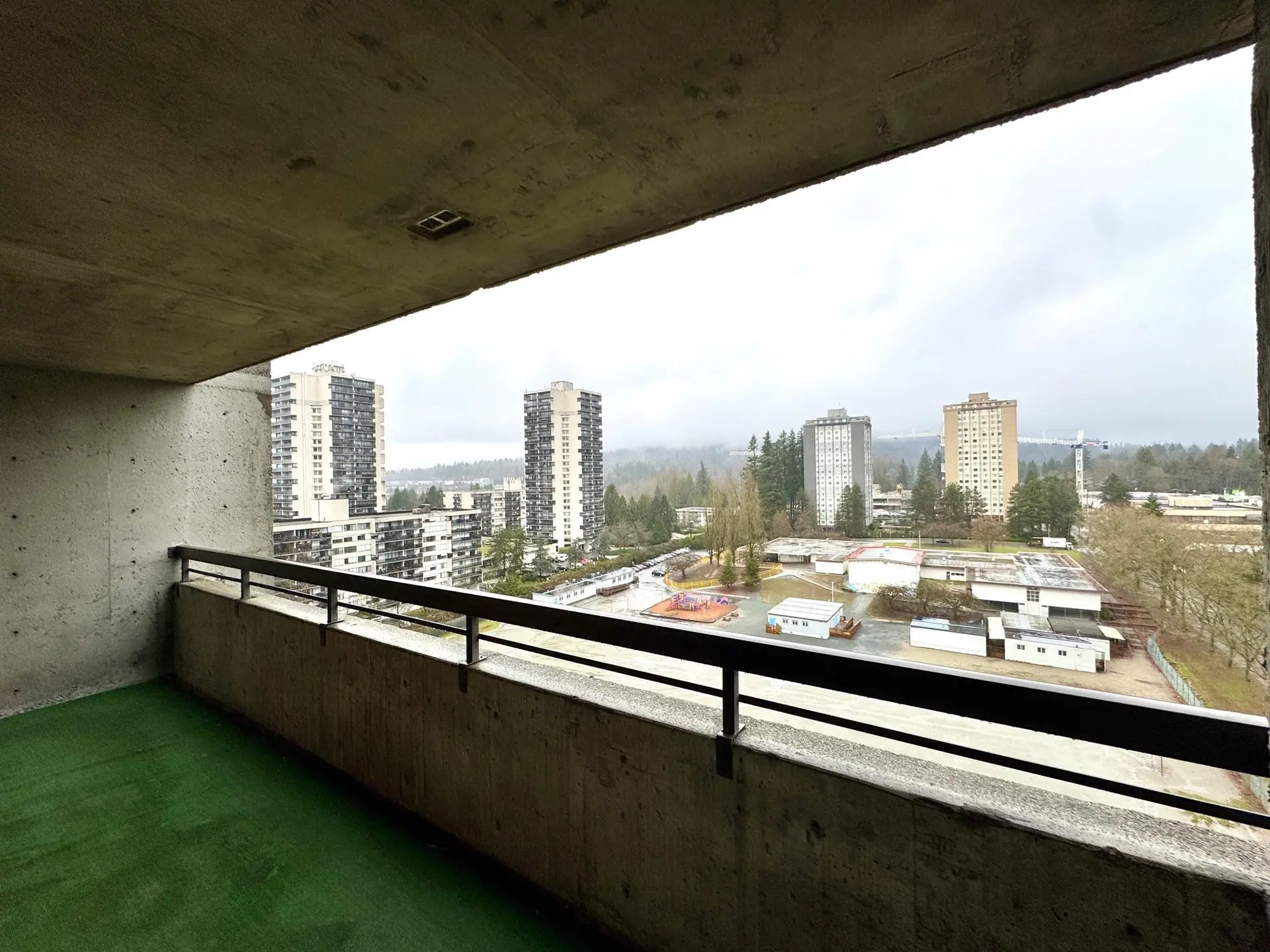 #1401 3755 Bartlett Court - Image 15