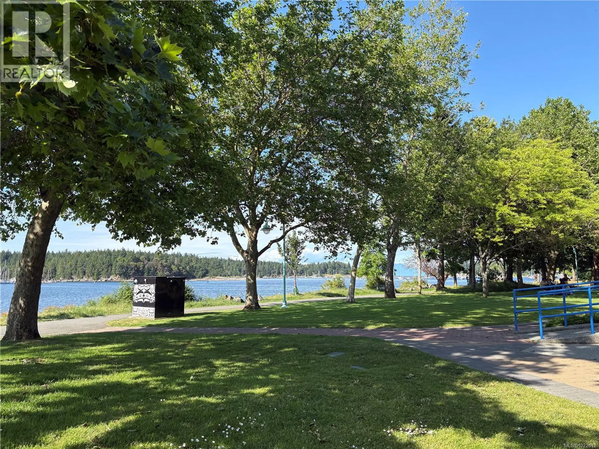 55 Comox Rd - Image 3