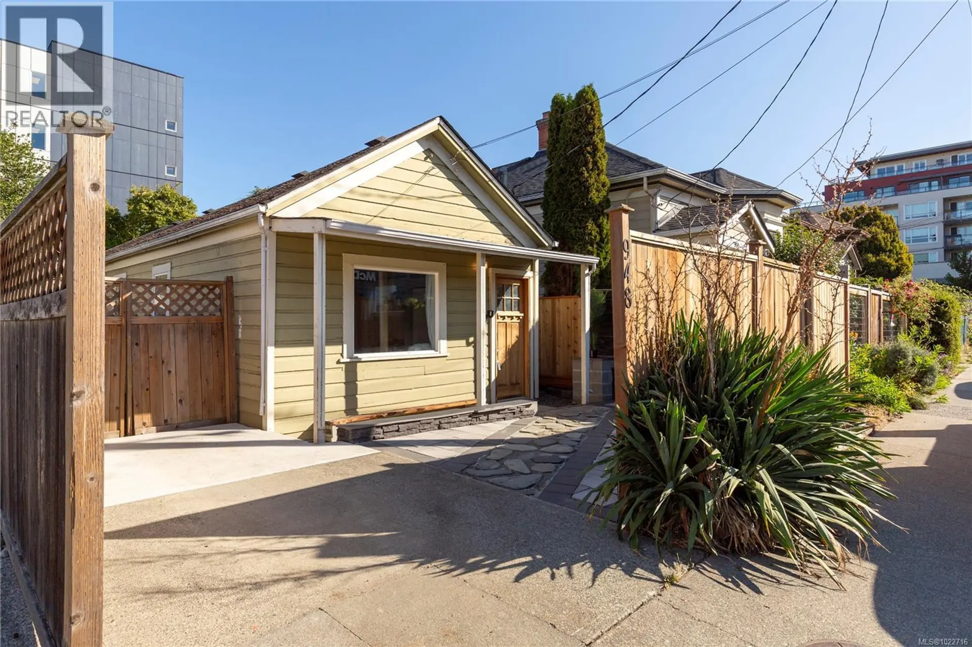 Property at 948 Mason St, Victoria, BC