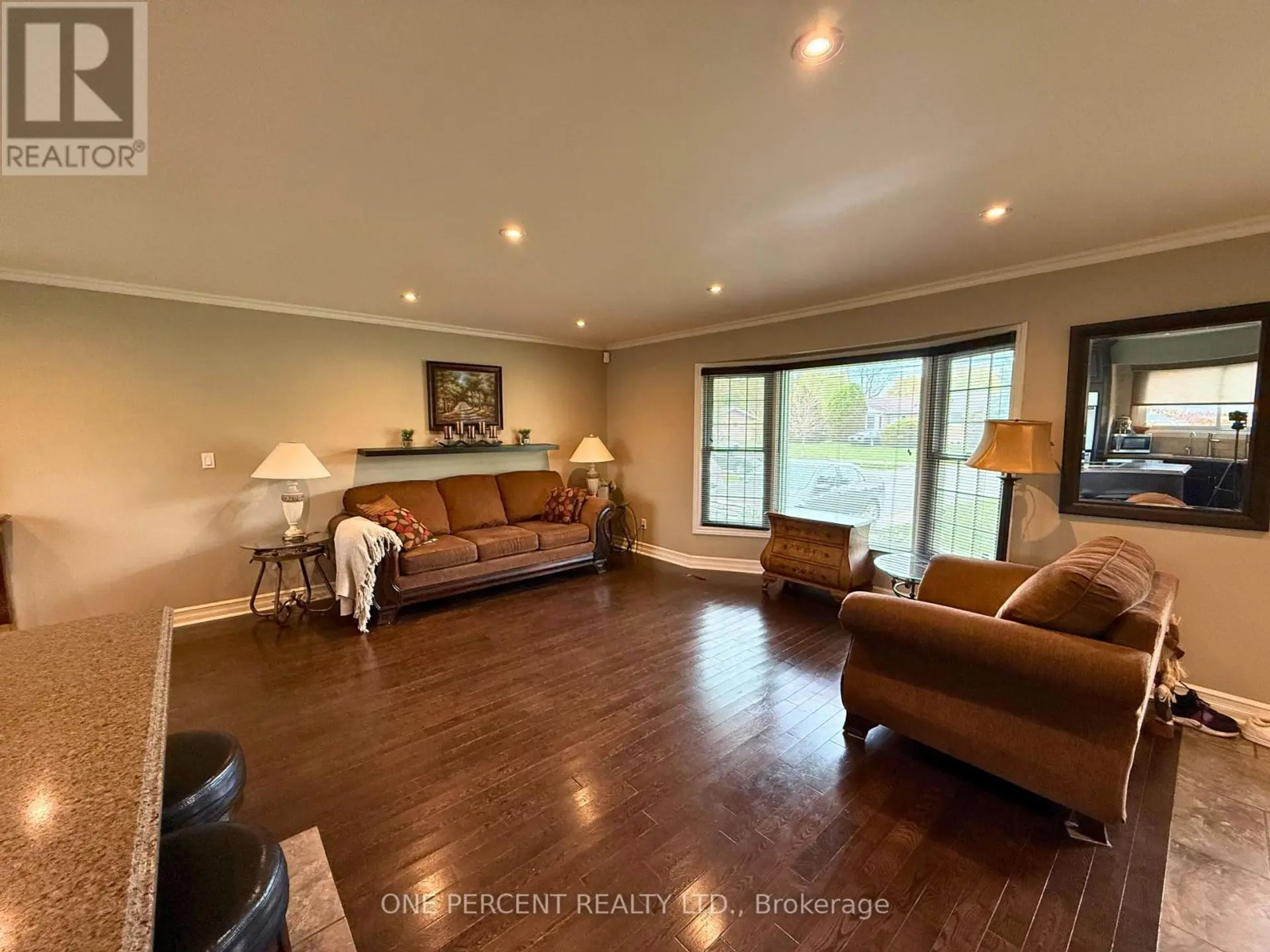978 FERNDALE AVENUE - Image 3