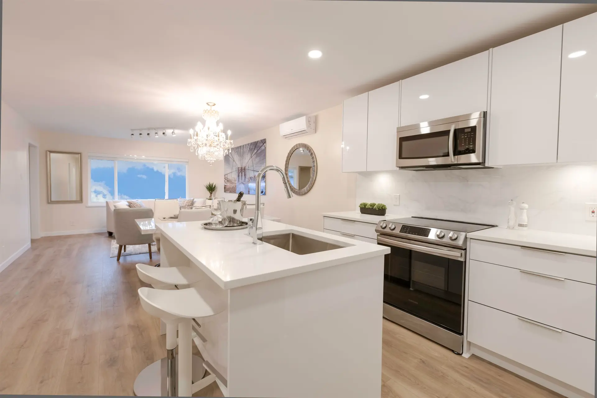 #413 15739 Fraser Highway - Image 2