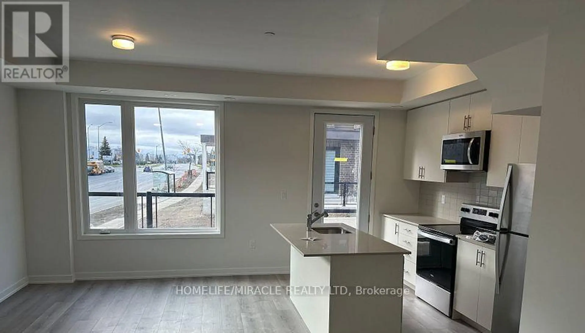 #02 3415 RIDGEWAY DRIVE - Image 4