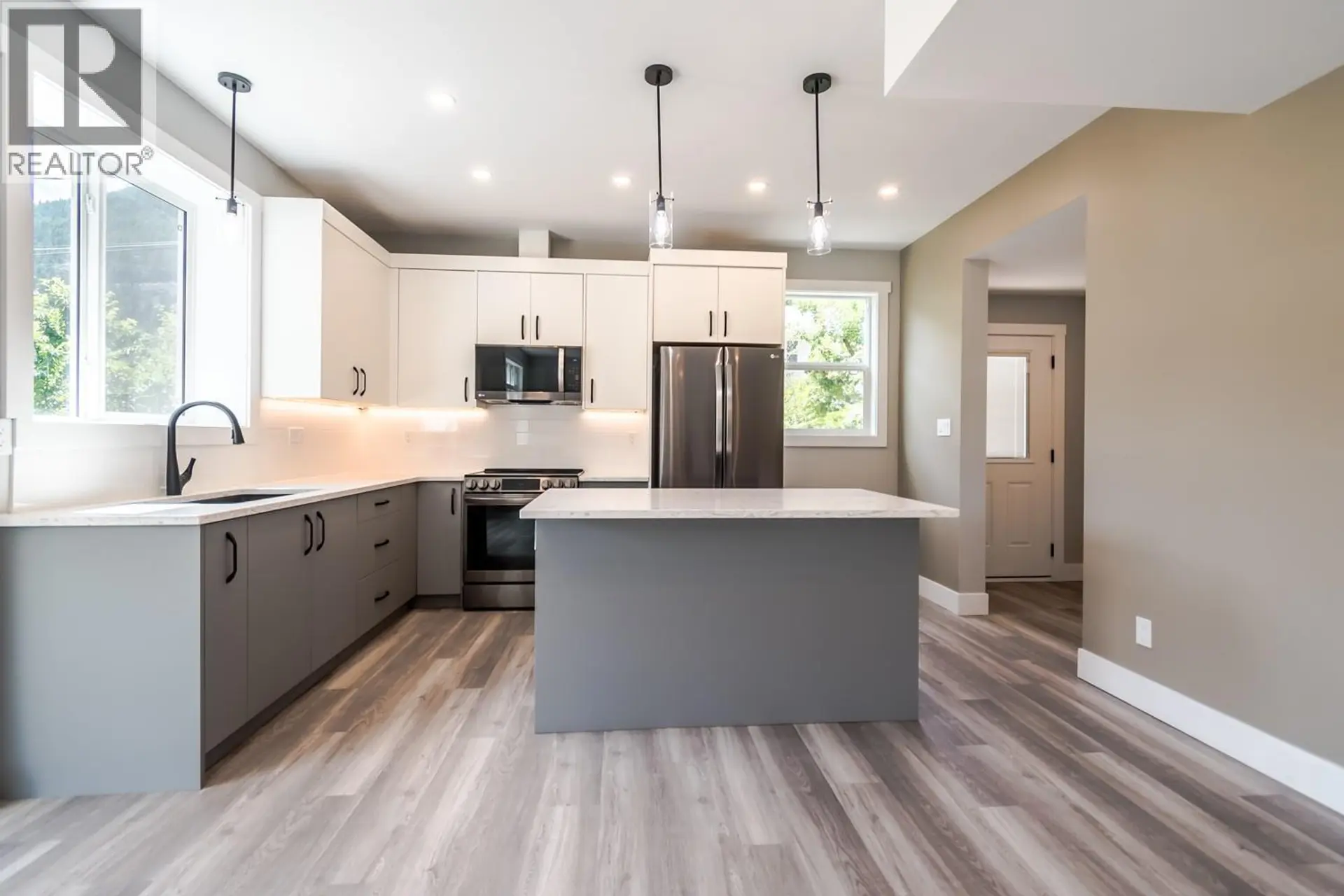 Property at 180 HOLLYWOOD Crescent, Lillooet, BC