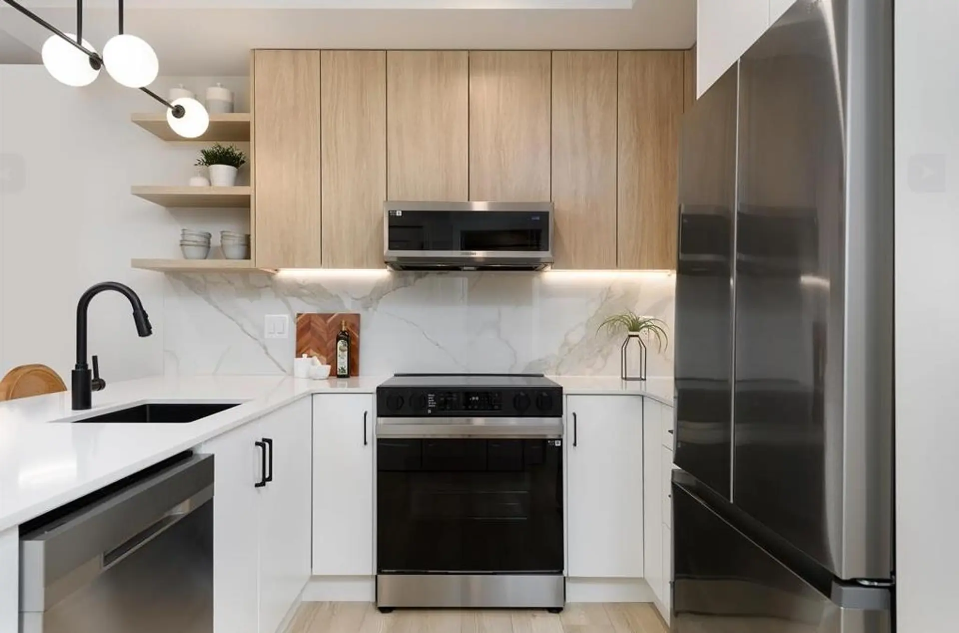 #208 33522 Cottage Lane - Image 3