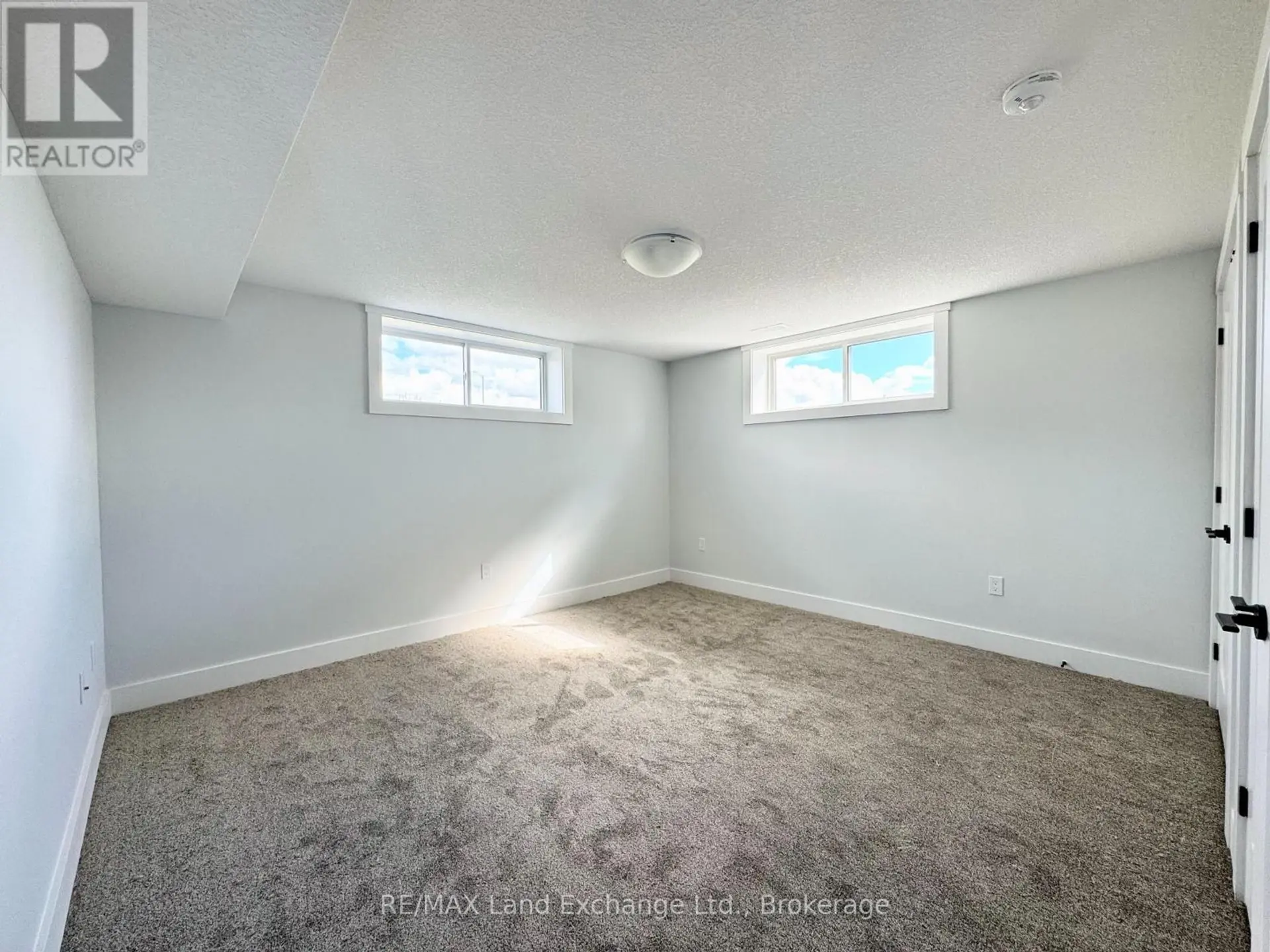 358 IVINGS DRIVE - Image 17