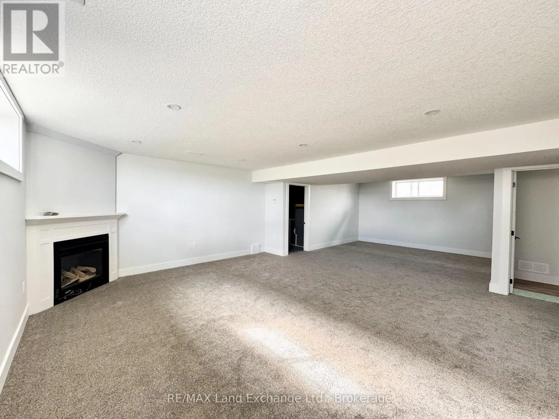 358 IVINGS DRIVE - Image 16