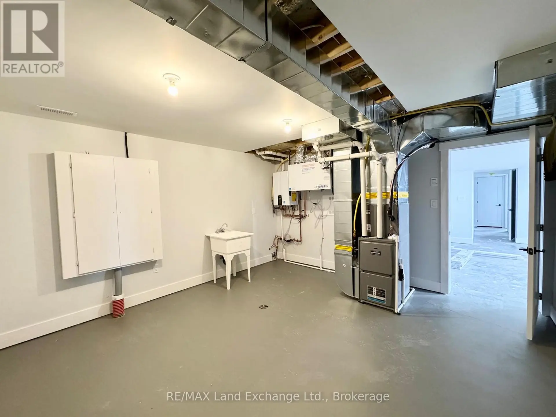 358 IVINGS DRIVE - Image 12