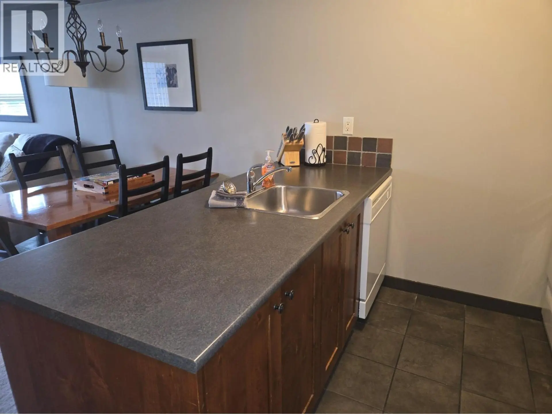 #303 2070 Summit Drive - Image 1