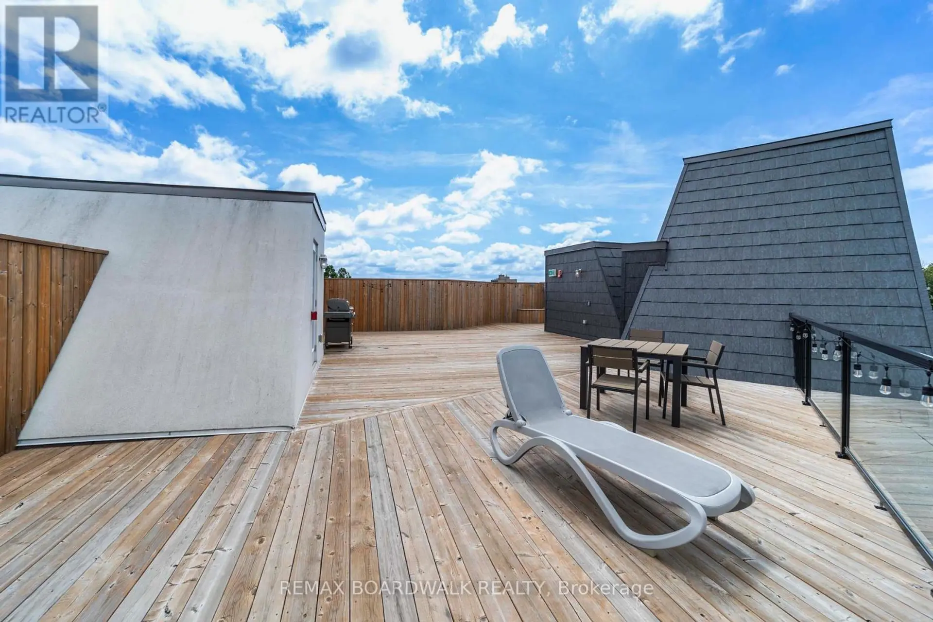#503 150 GREENFIELD AVENUE - Image 16