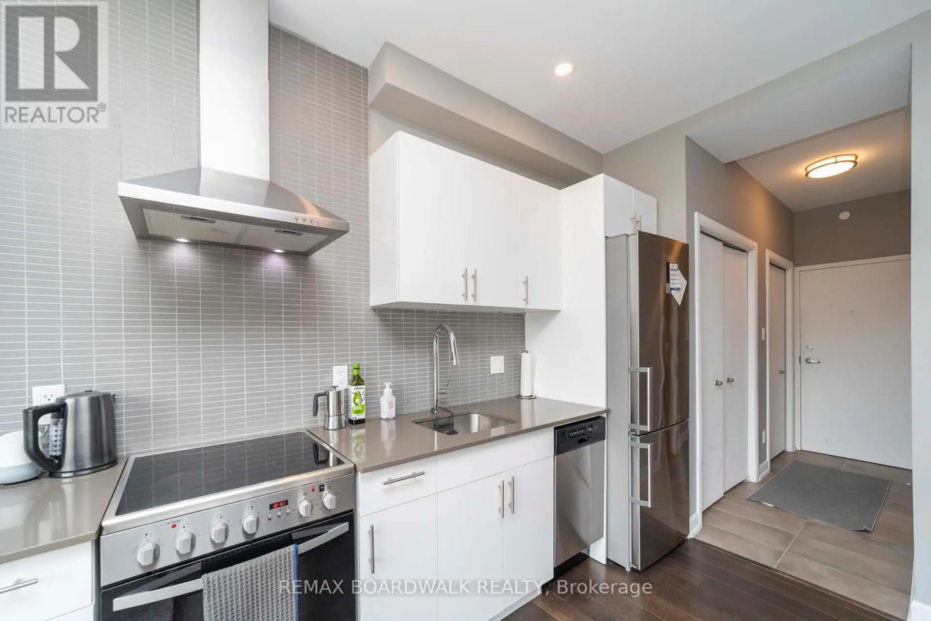 #503 150 GREENFIELD AVENUE - Image 8