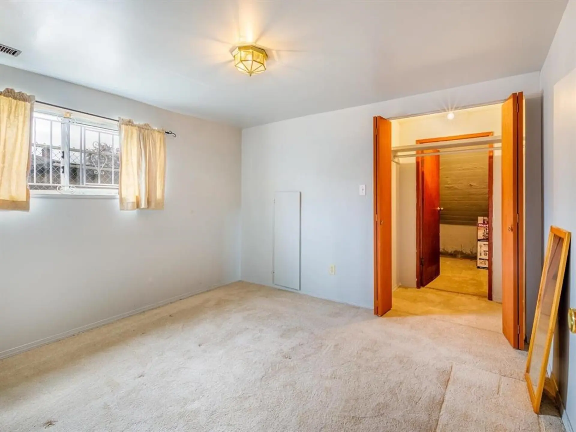 3687 E 26th Avenue - Image 10