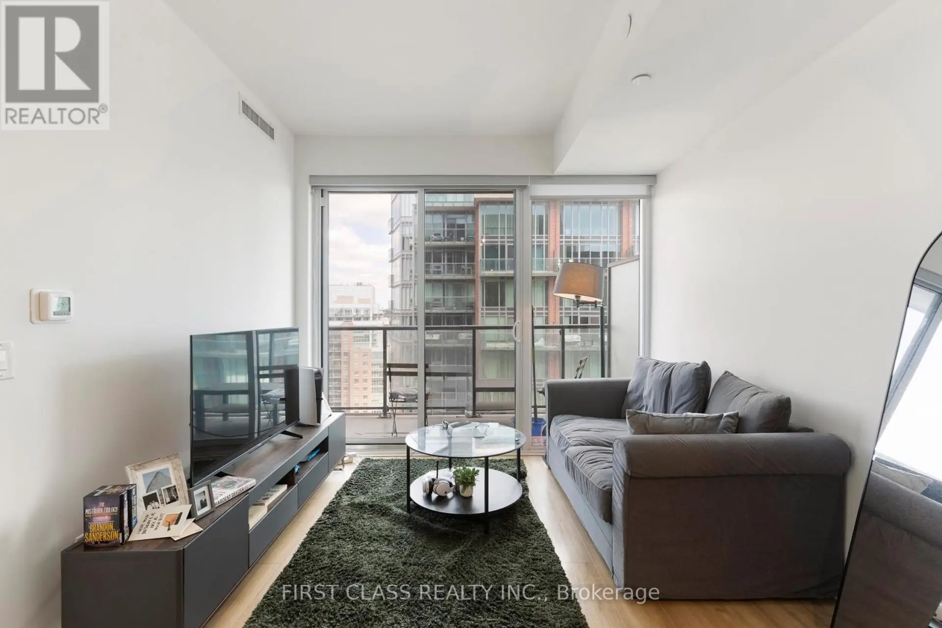 #2606 135 EAST LIBERTY STREET - Image 2