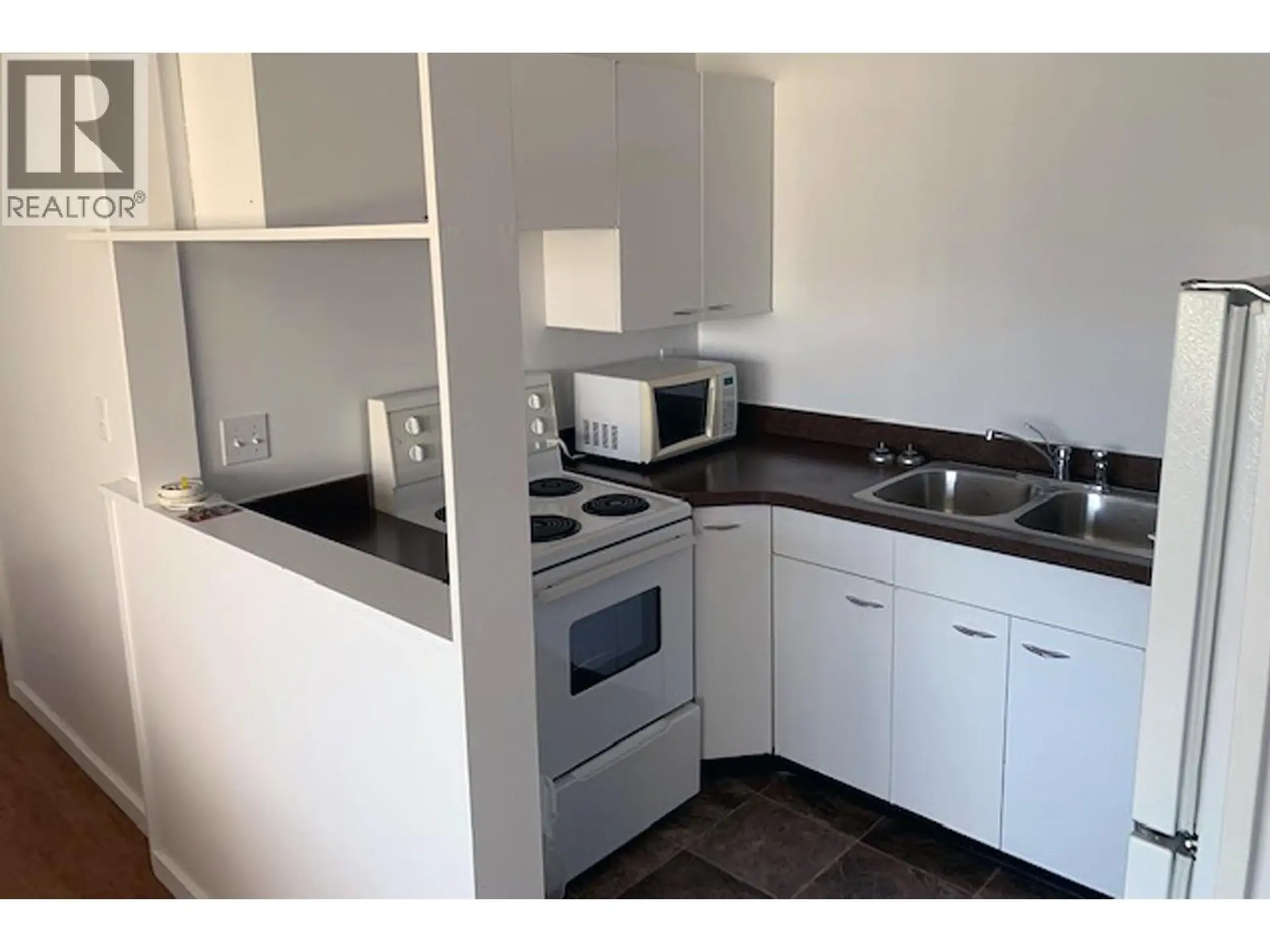 1260 KINGFISHER AVENUE - Image 5