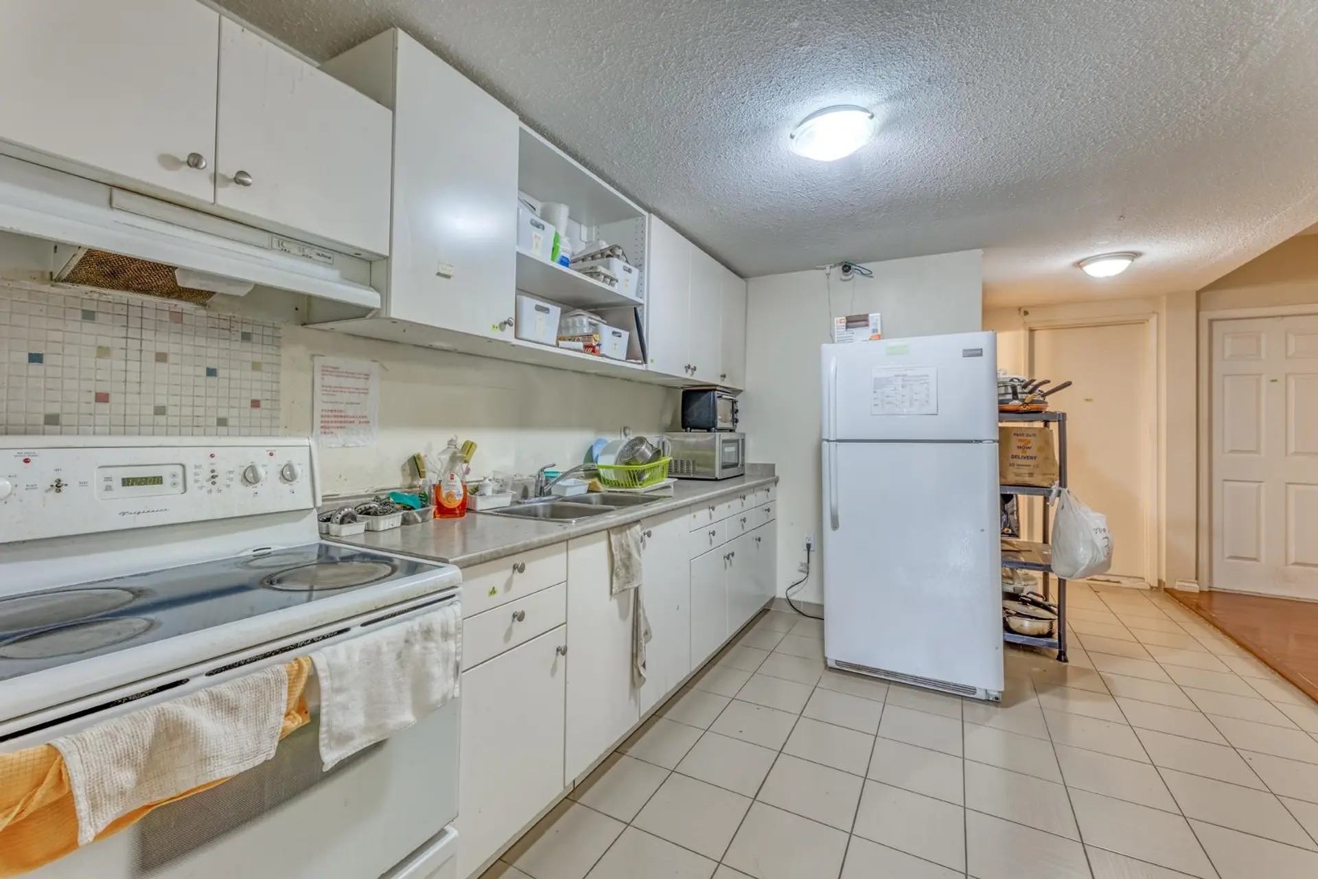 3302 E 5th Avenue - Image 3