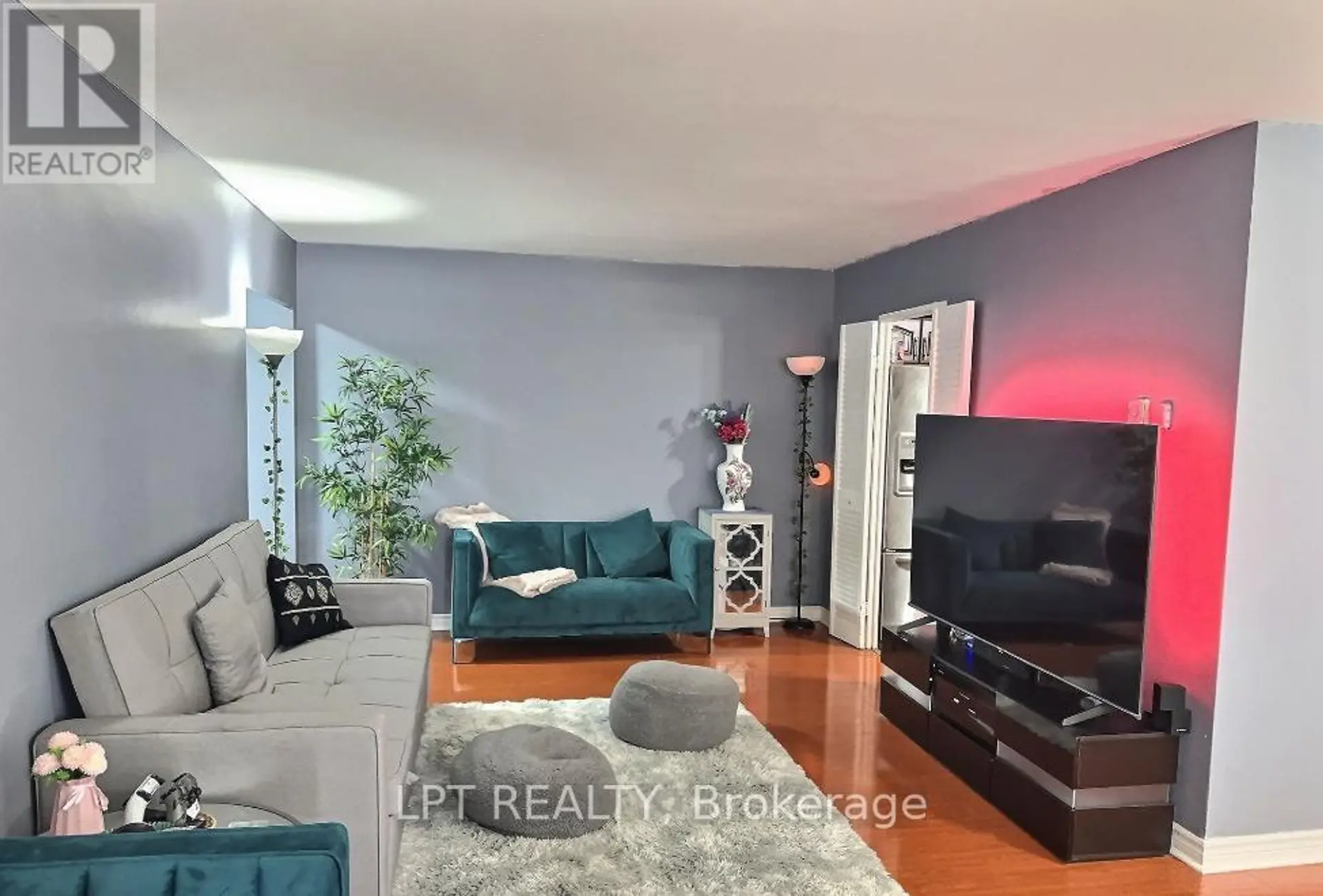 #1202 1 MASSEY SQUARE - Image 6