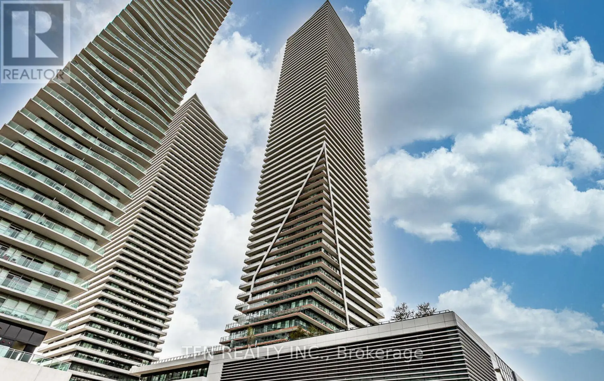 #2722 30 SHORE BREEZE DRIVE - Image 1