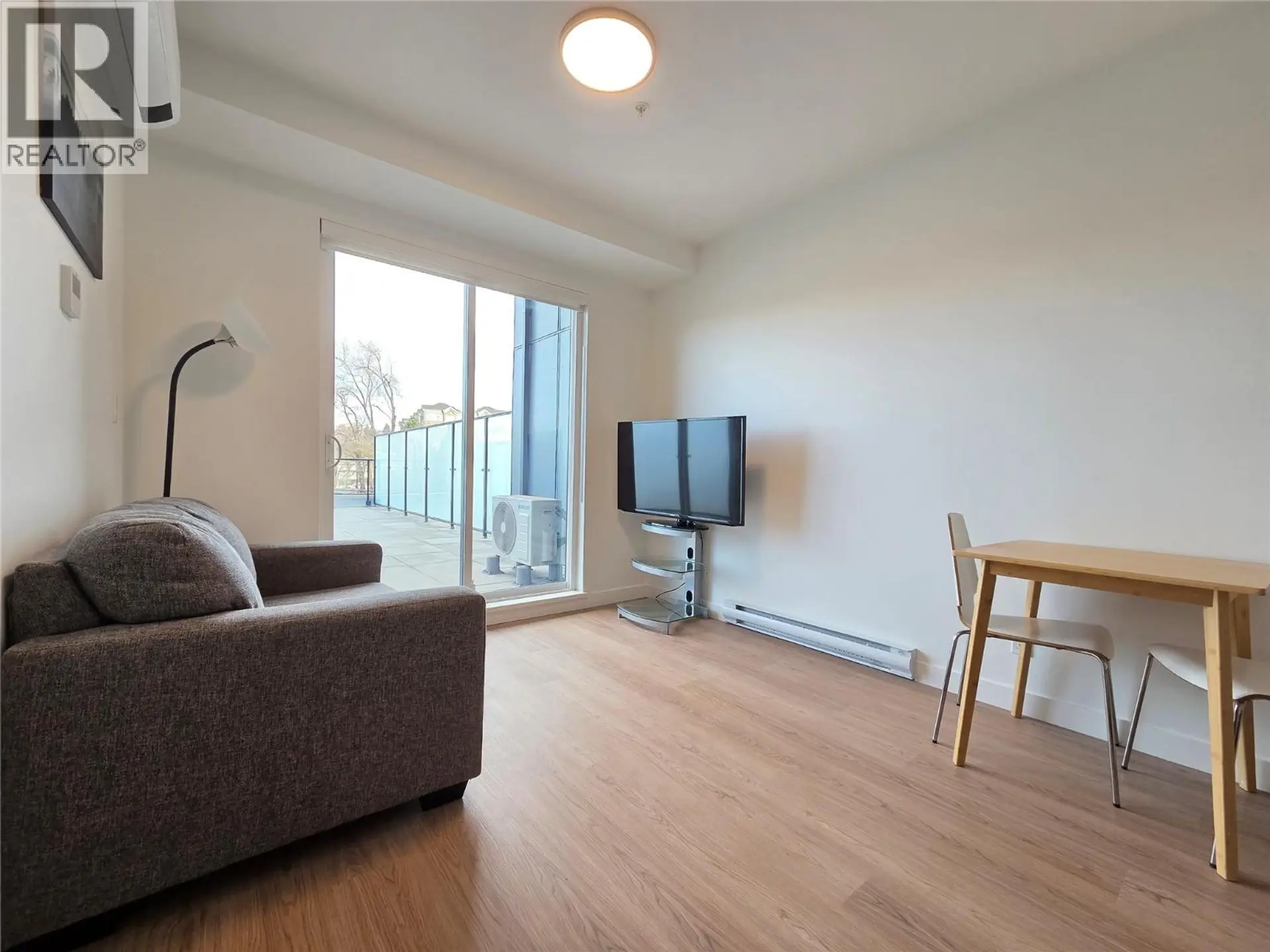 #213 1380 Pridham Avenue - Image 4