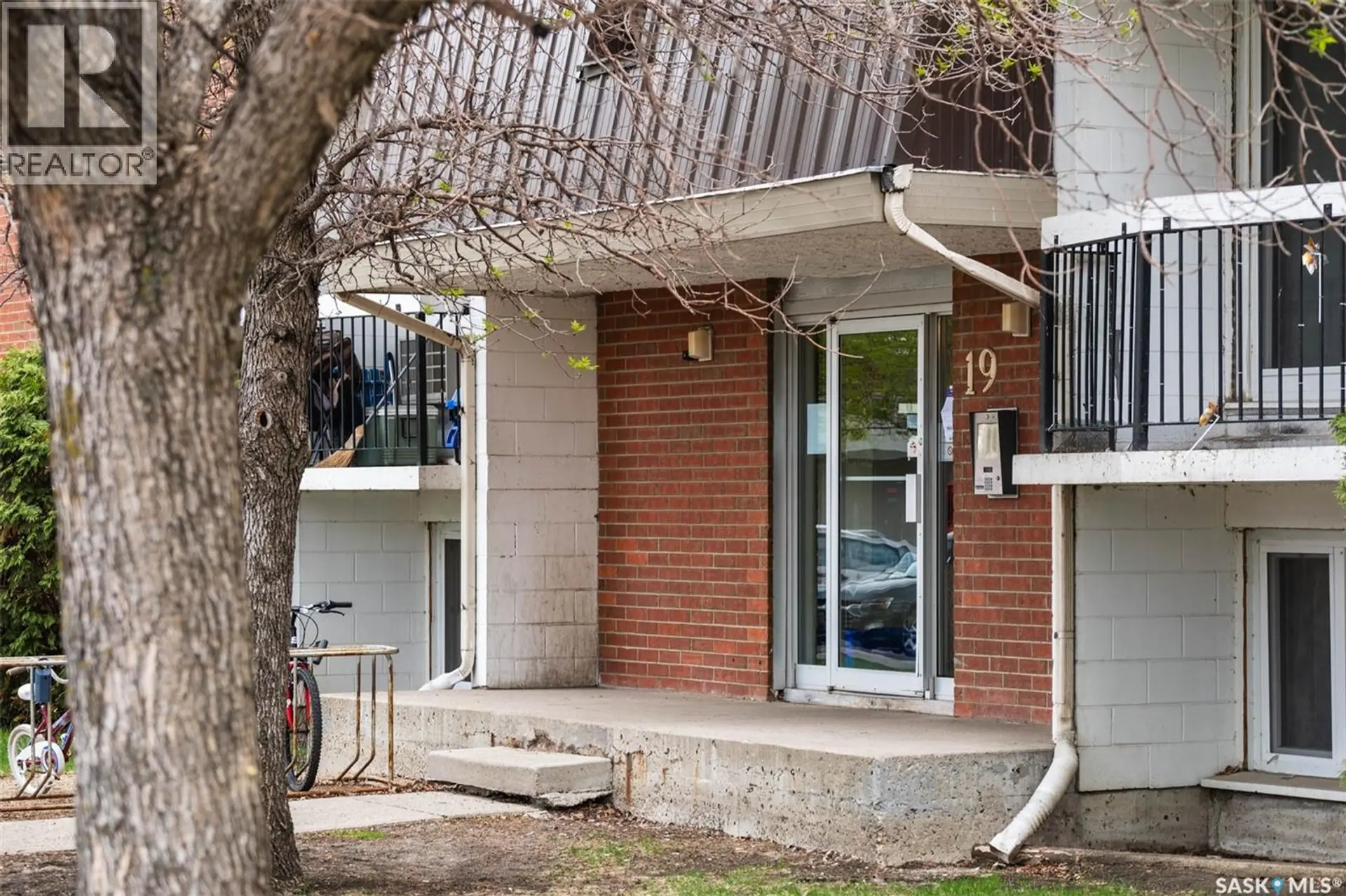#11 19 CENTENNIAL STREET - Image 2