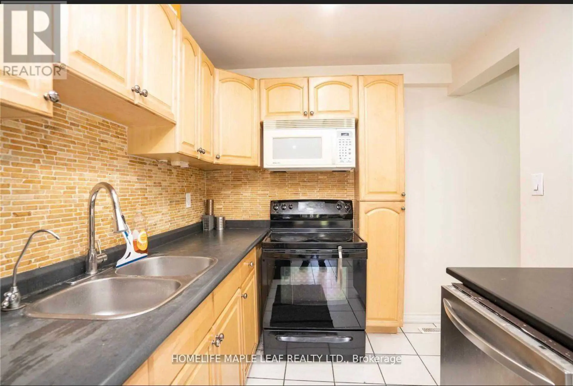 11 RUSTHALL WAY - Image 6