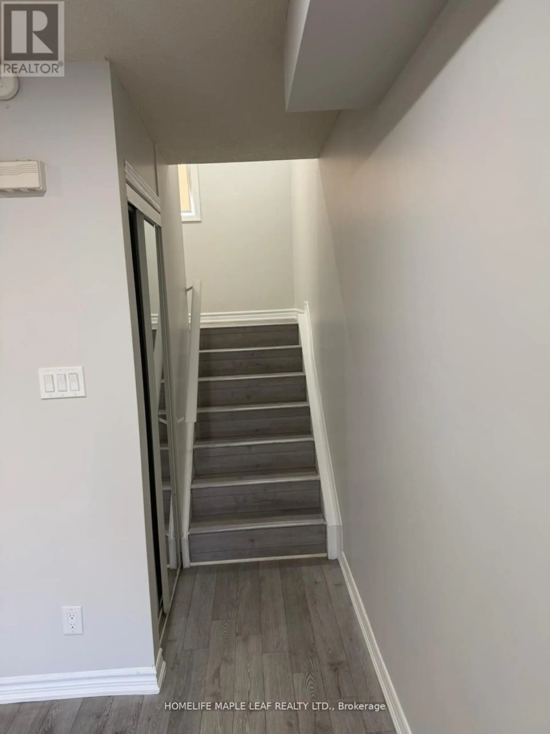 11 RUSTHALL WAY - Image 8
