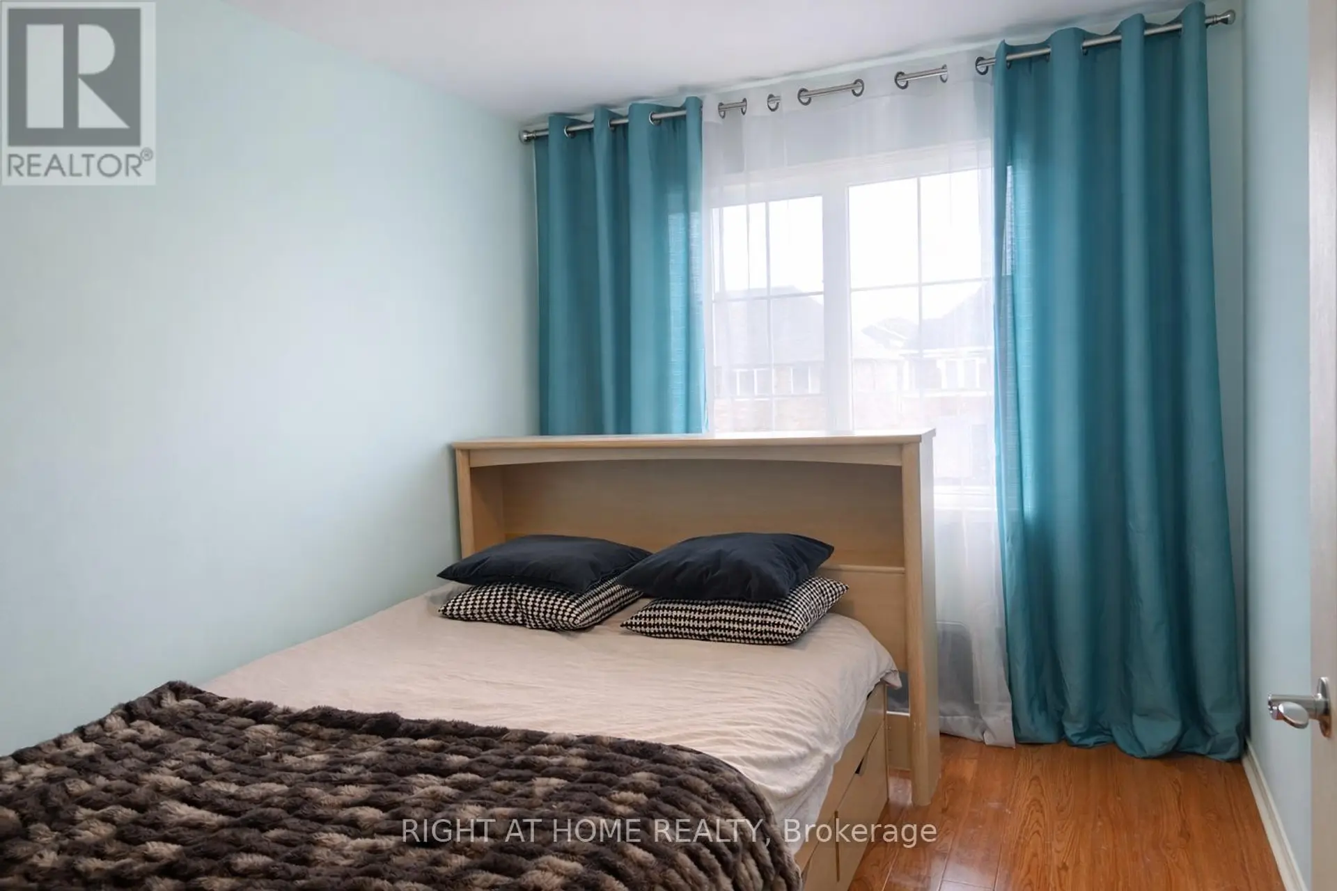 4 FOREST RUN BOULEVARD - Image 16