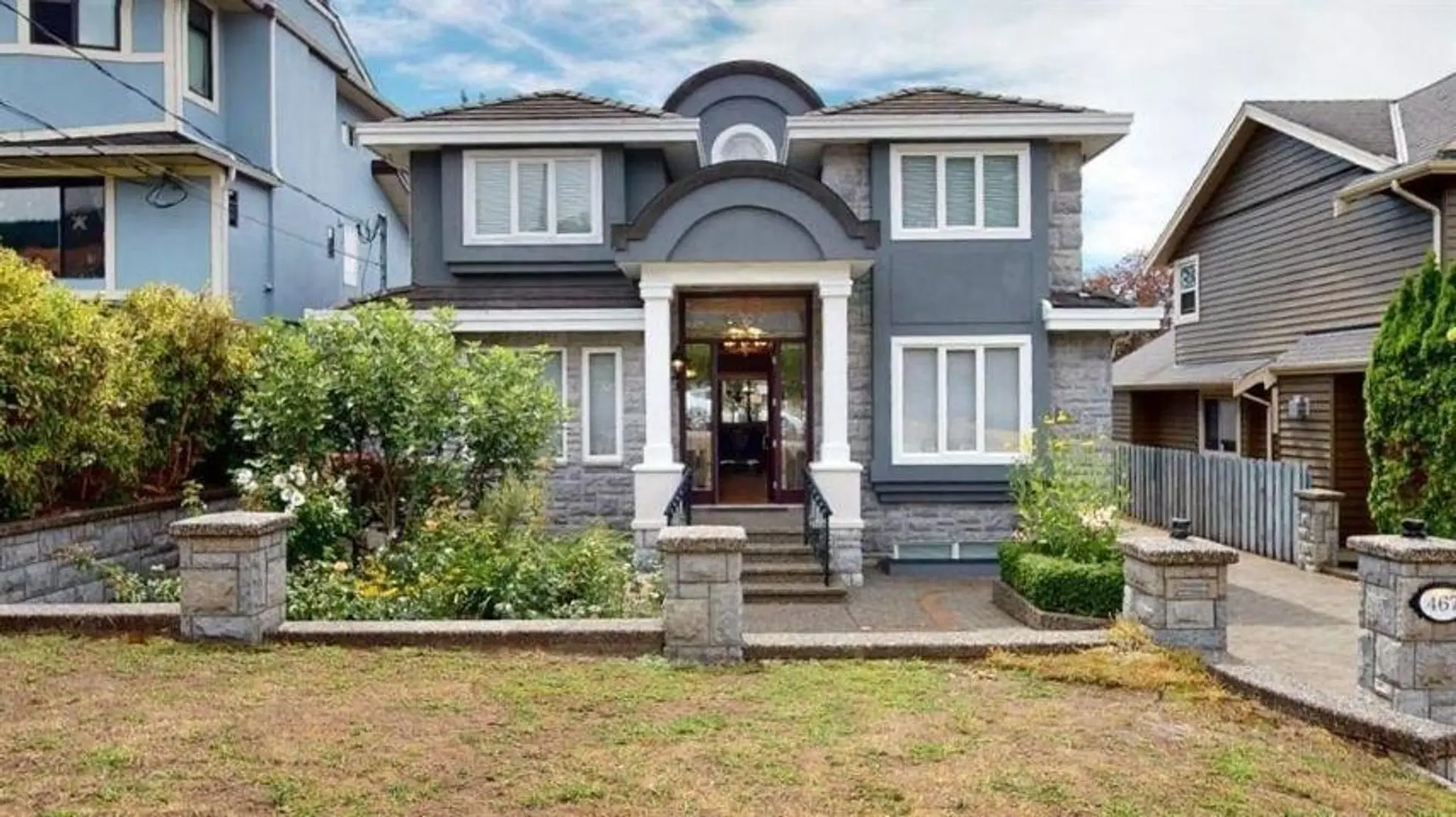 Property at 467 W Kings Road, North Vancouver, BC