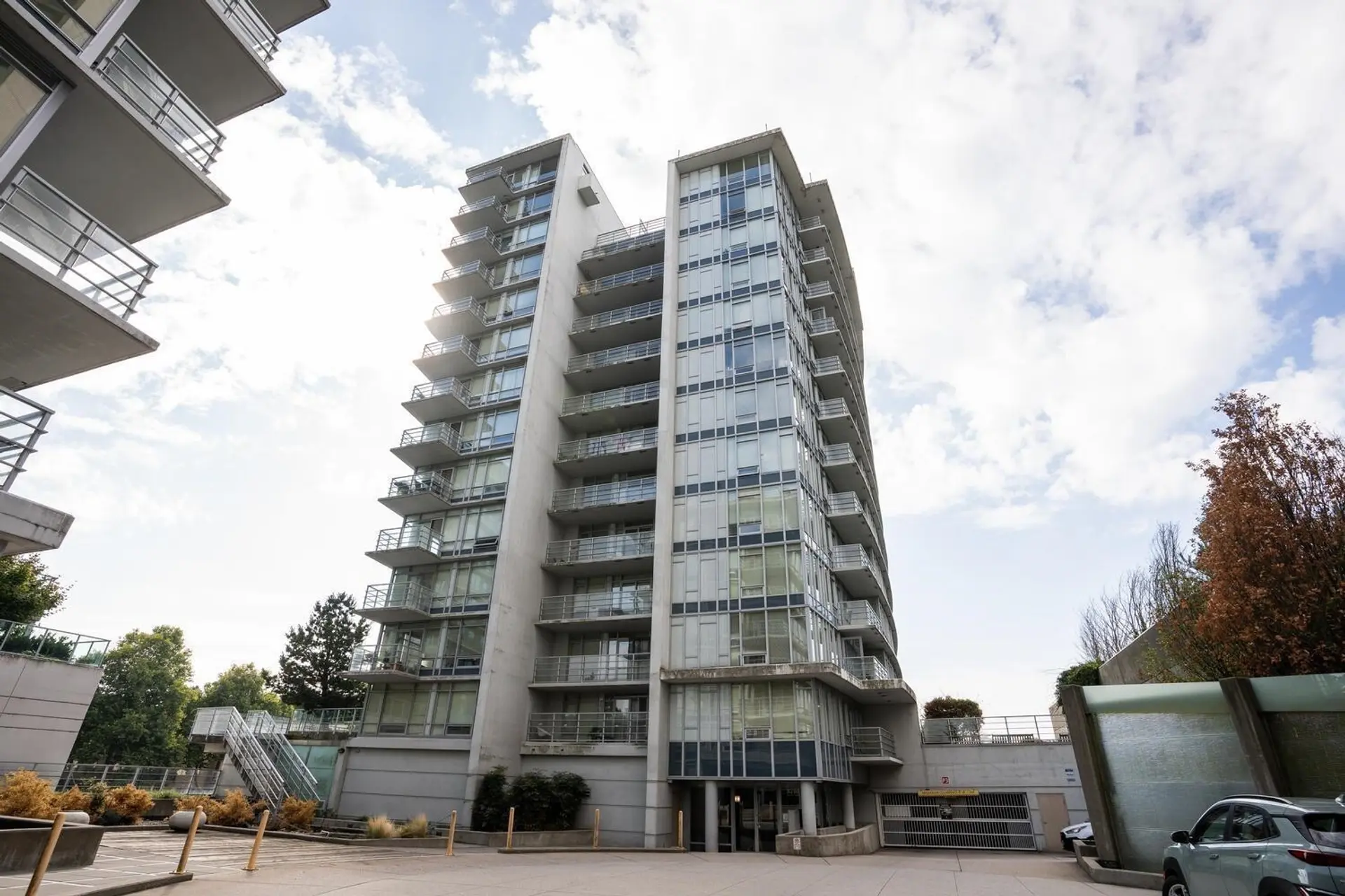 #1605 8288 Lansdowne Road - Image 14