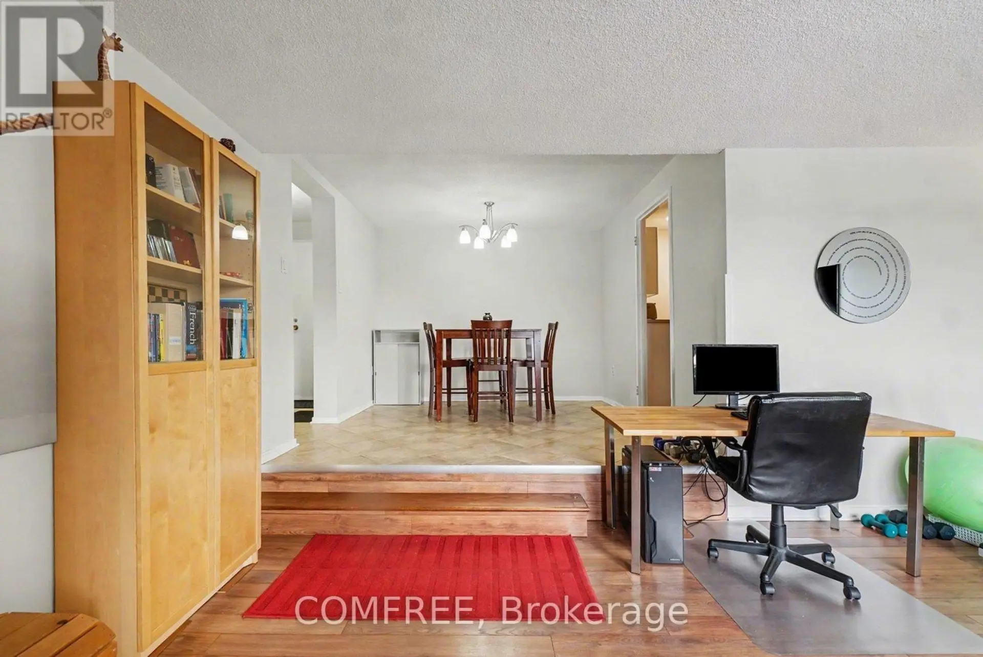 #817 915 ELMSMERE ROAD - Image 4