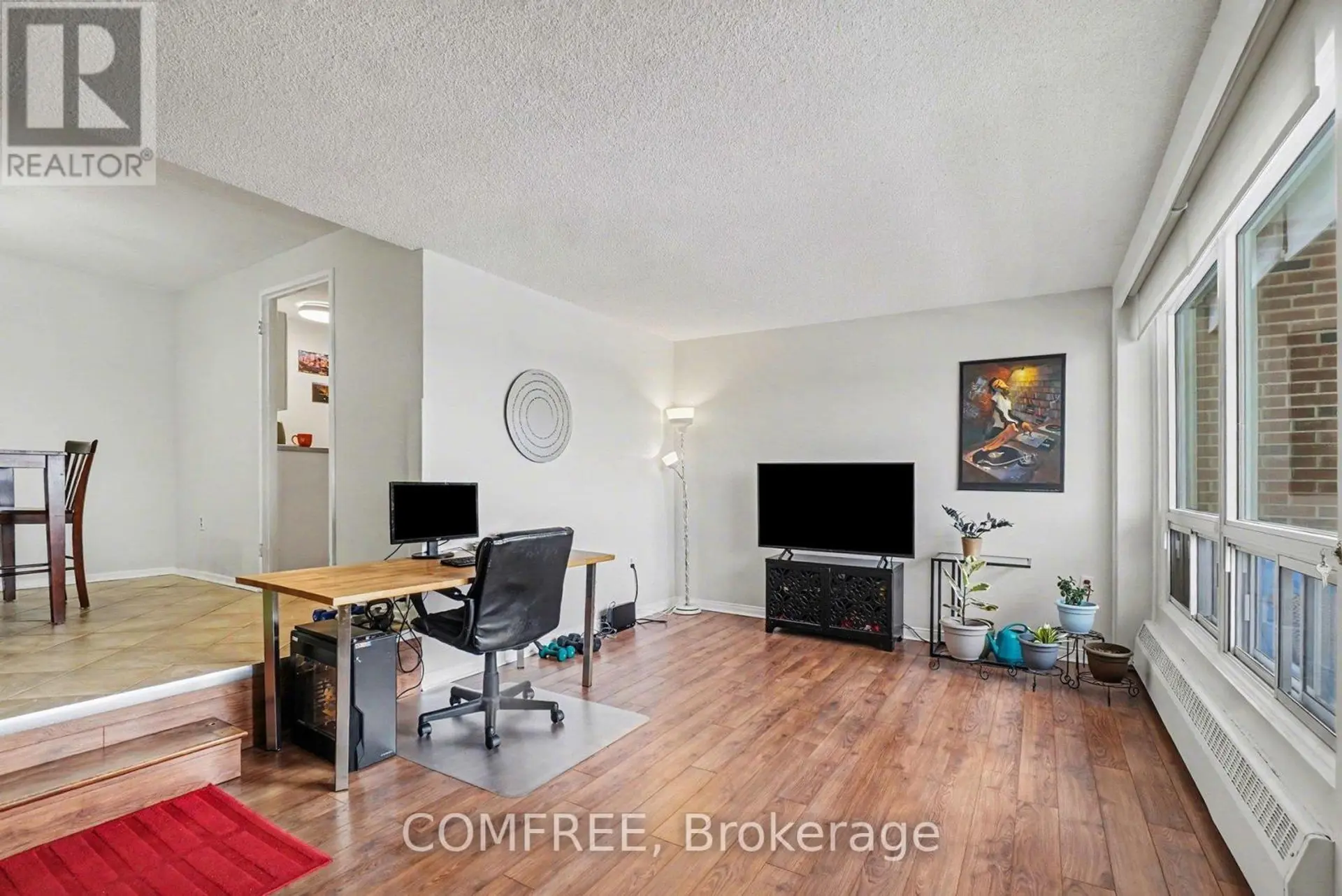 #817 915 ELMSMERE ROAD - Image 5