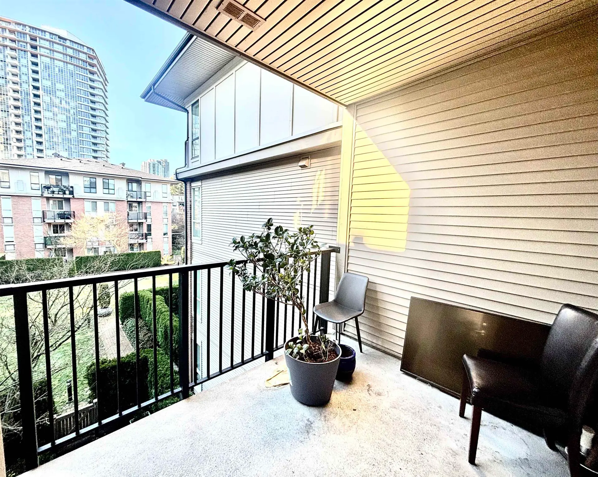 #309 3107 Windsor Gate - Image 12