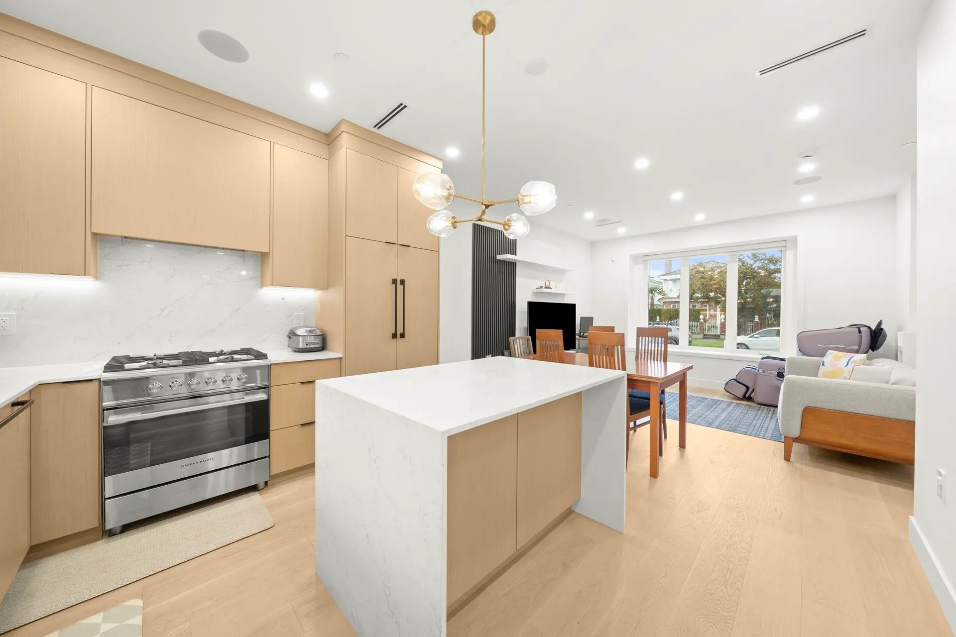 Property at 552 E 58th Avenue, Vancouver, BC