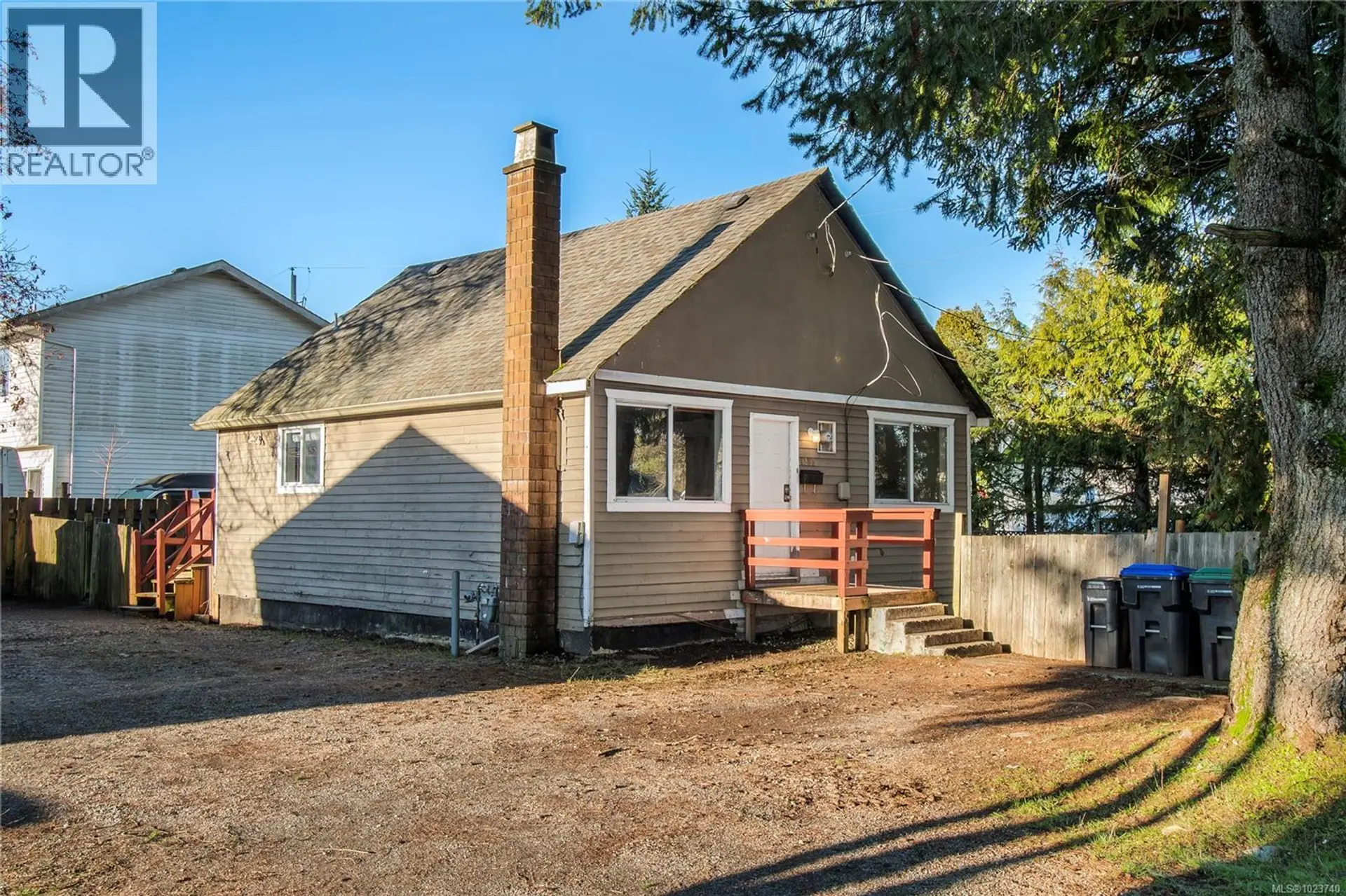 Property at 1385 Willemar Ave, Courtenay, BC