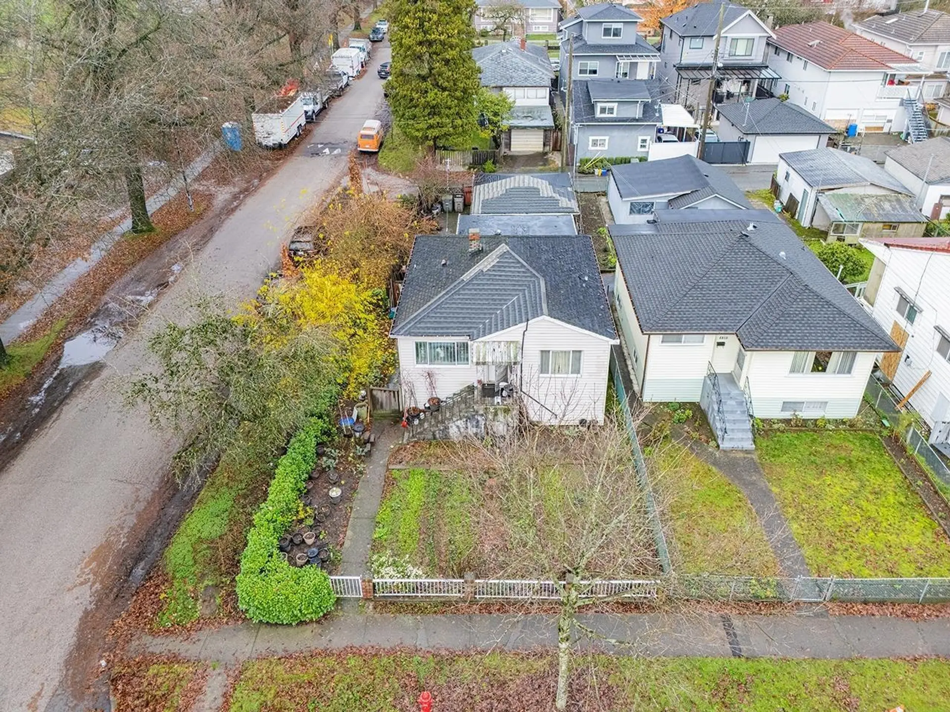 1805 E 51st Avenue - Image 4