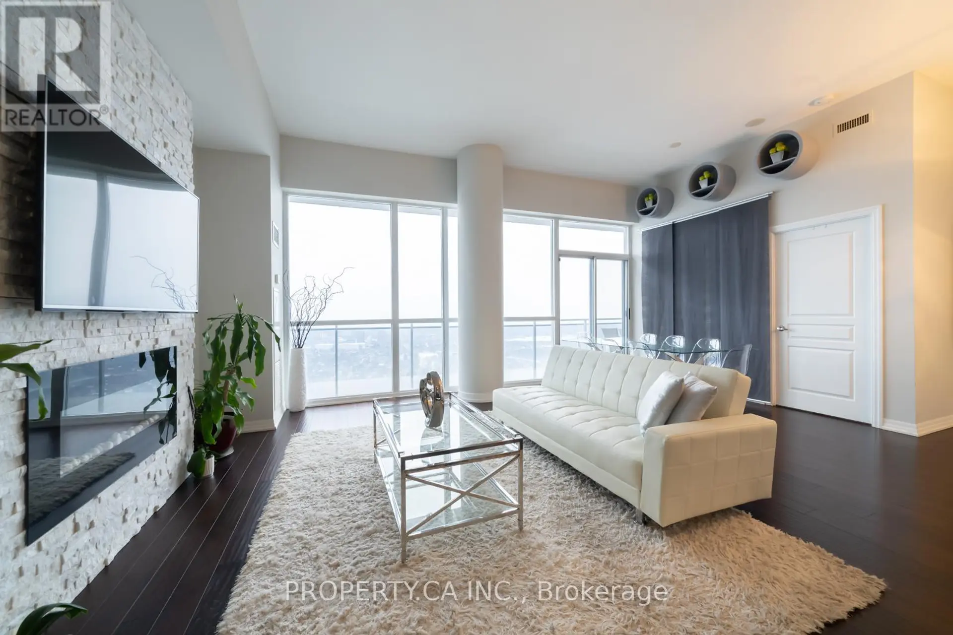 #PH3504 223 WEBB DRIVE - Image 1