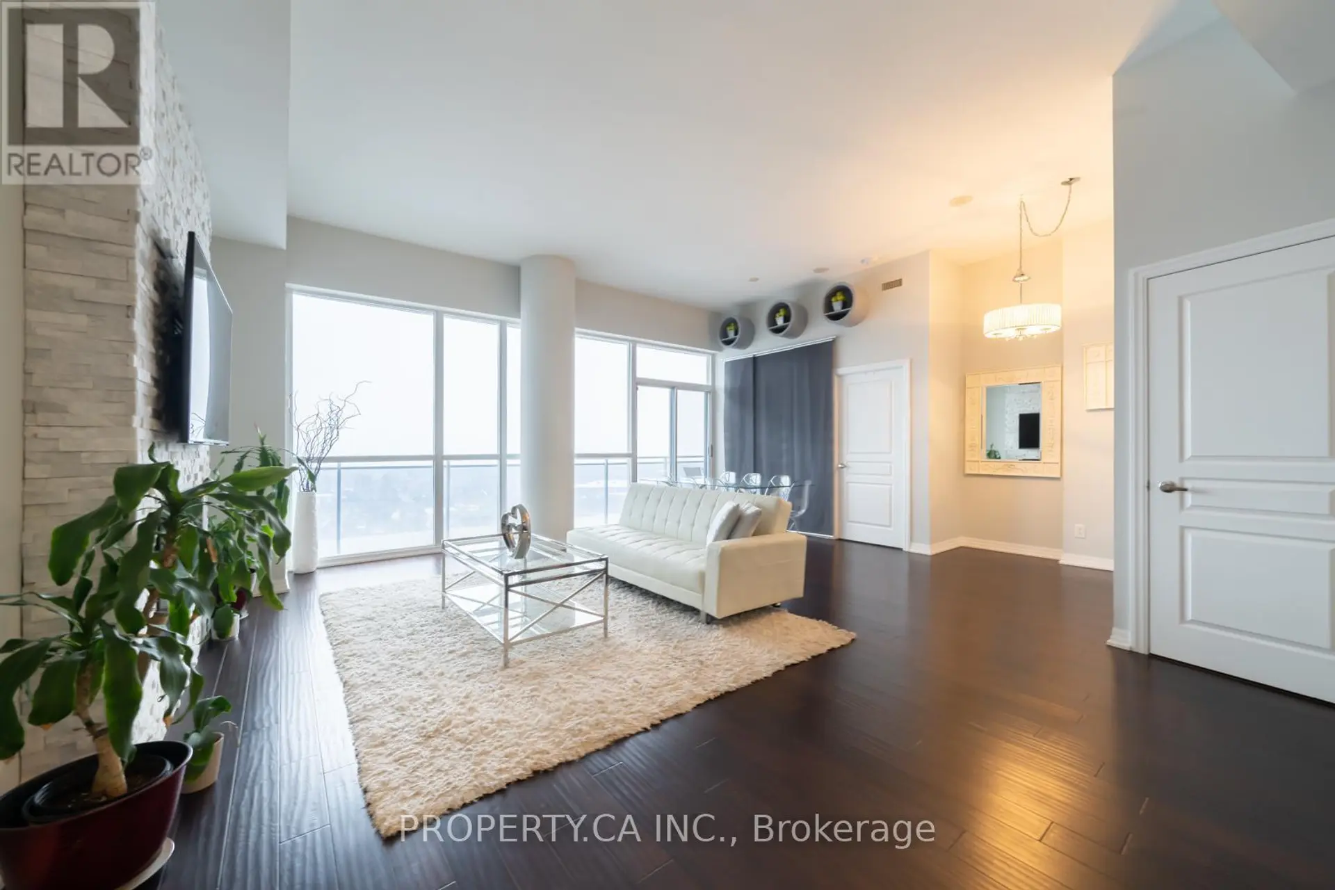 #PH3504 223 WEBB DRIVE - Image 2