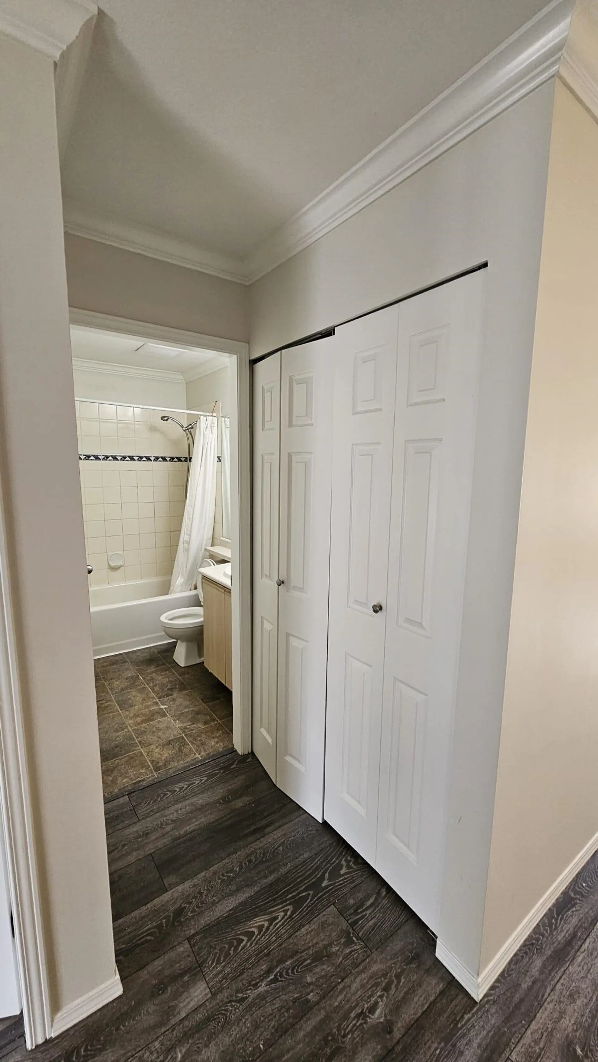#10 4788 57 Street - Image 13