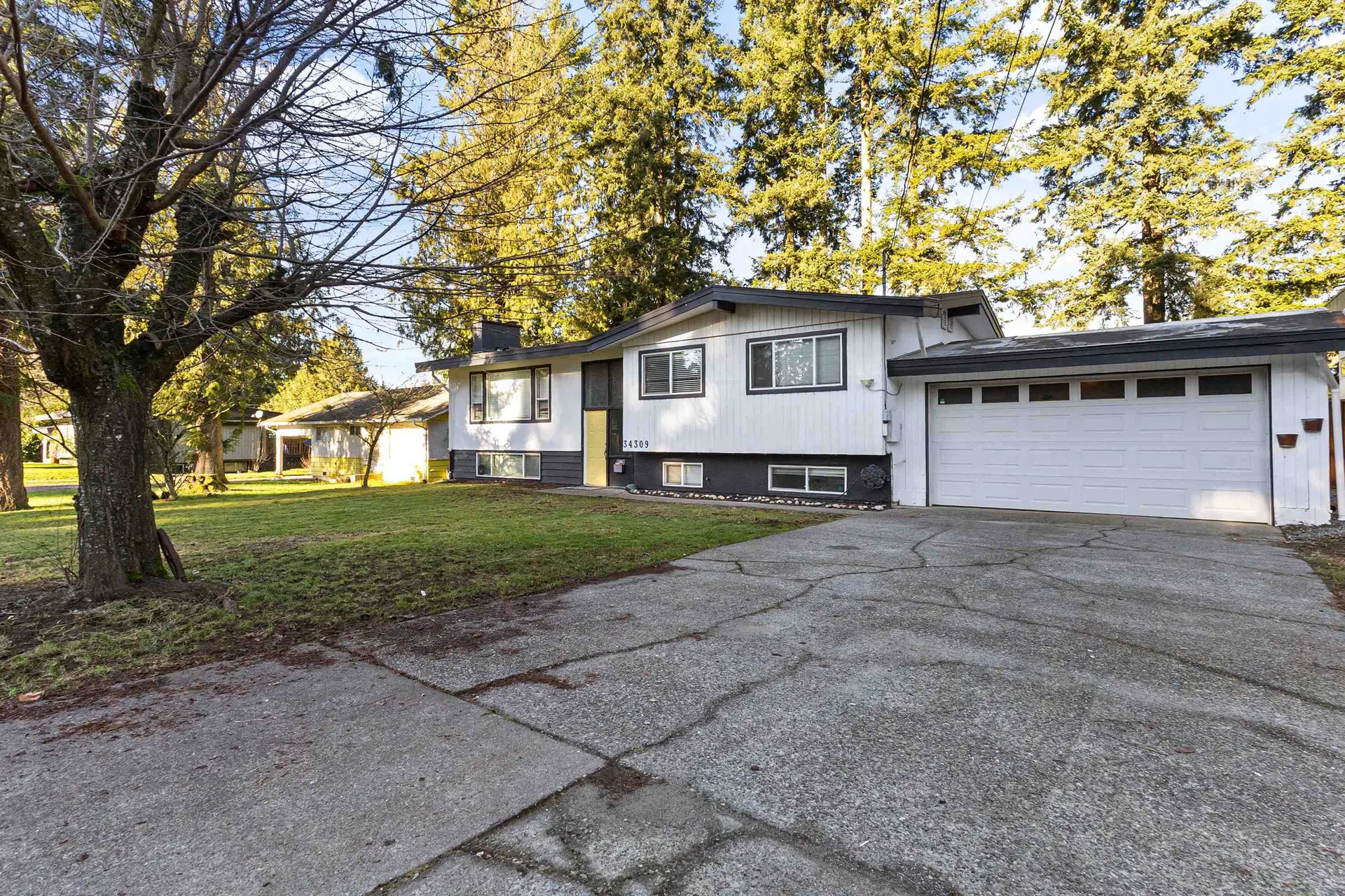 Property at 34309 Green Avenue, Abbotsford, BC