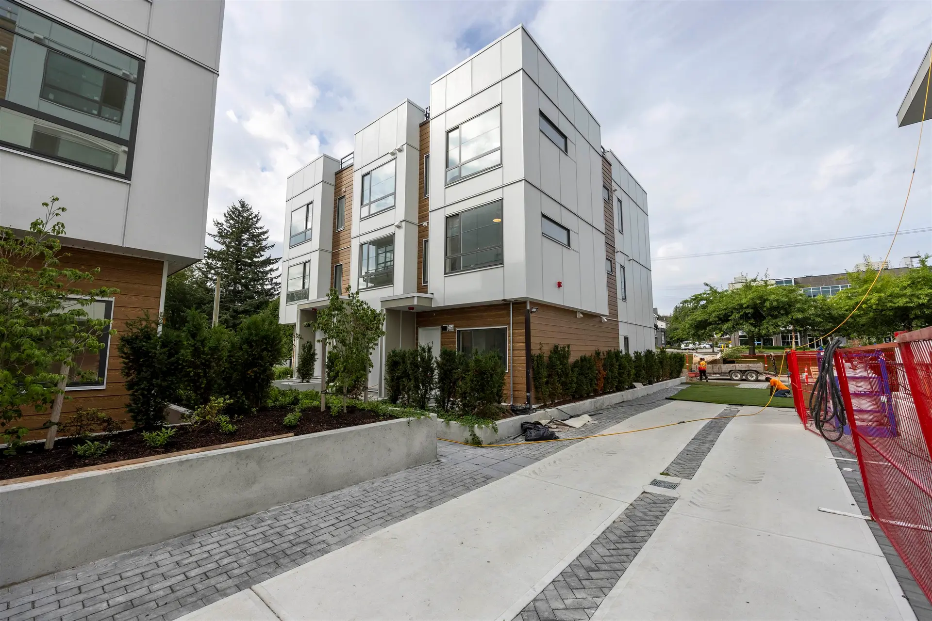#11 6328 King George Boulevard - Image 2
