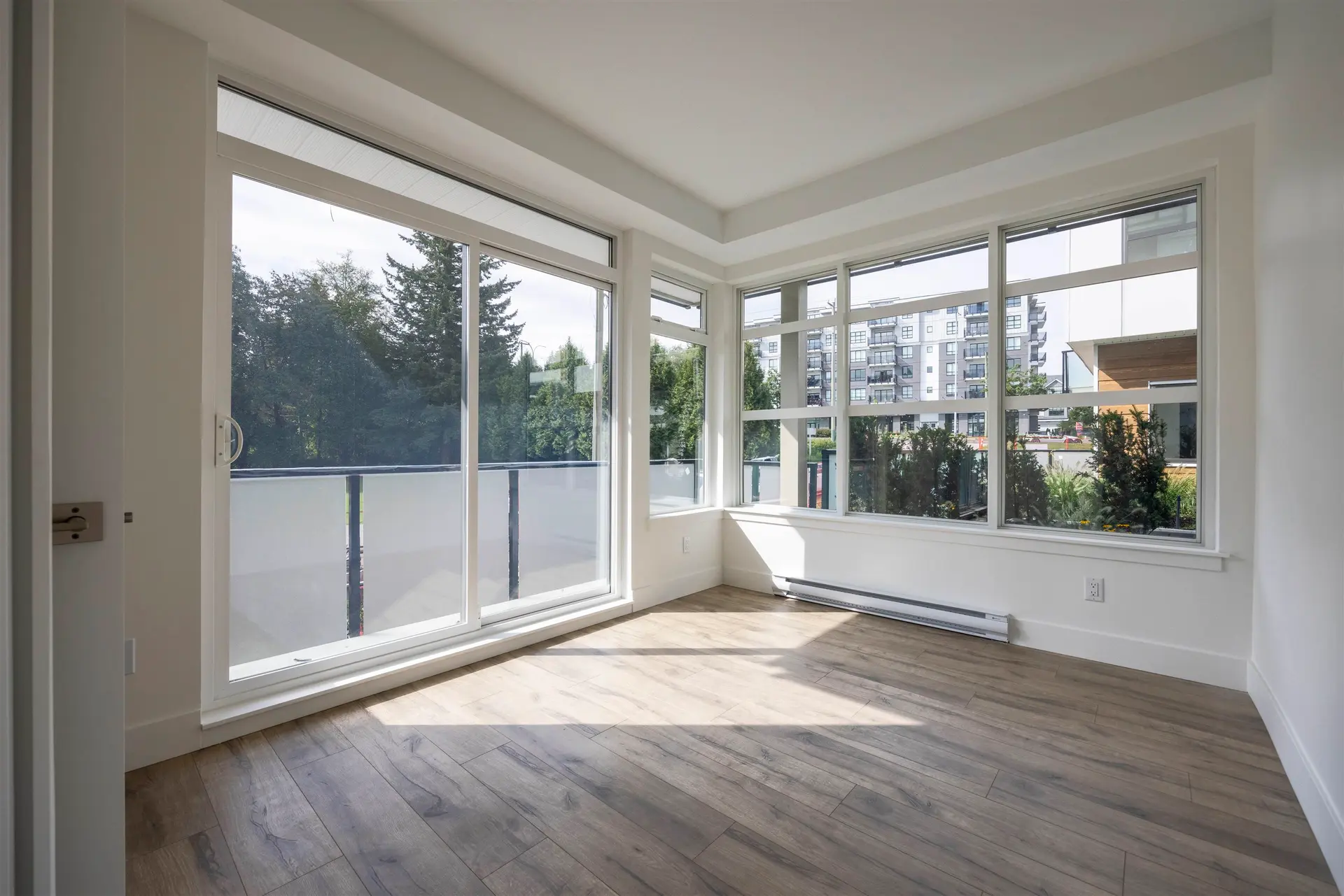 #11 6328 King George Boulevard - Image 3