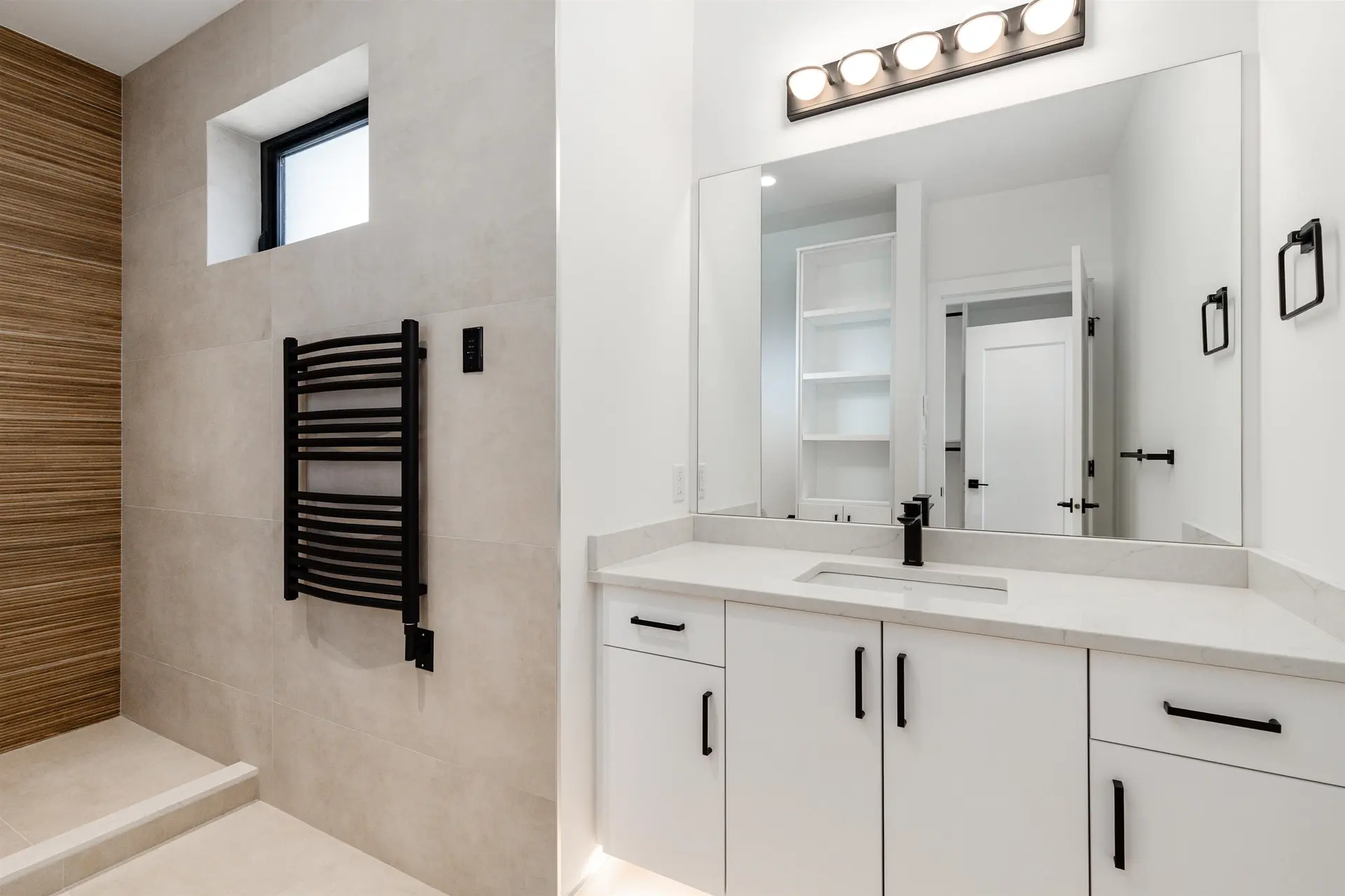 #20 2077 Garibaldi Way - Image 6