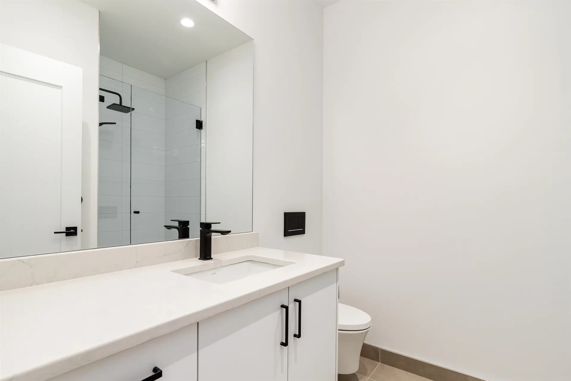 #20 2077 Garibaldi Way - Image 9