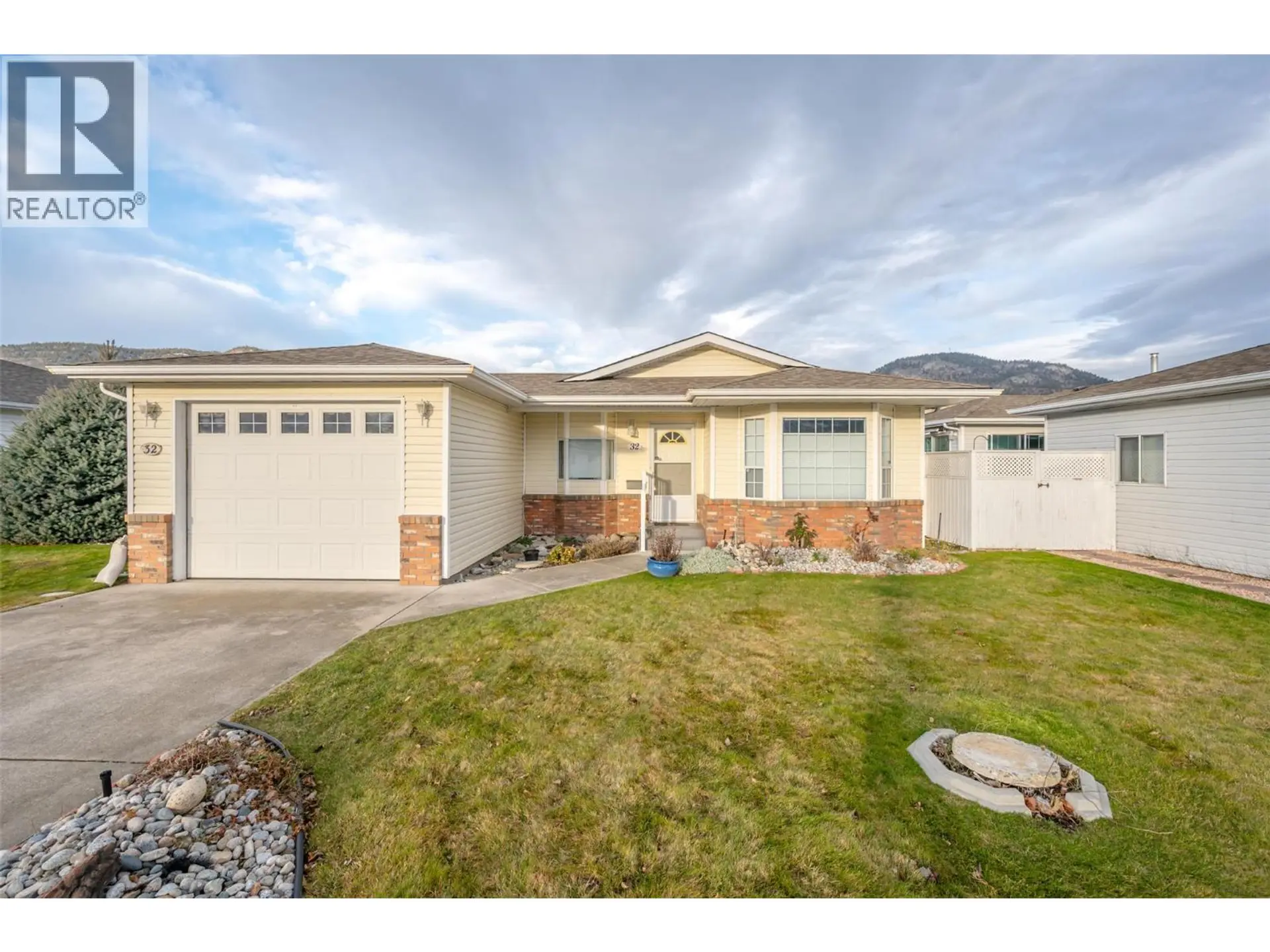 Property at 32 Kingfisher Drive, Penticton, BC