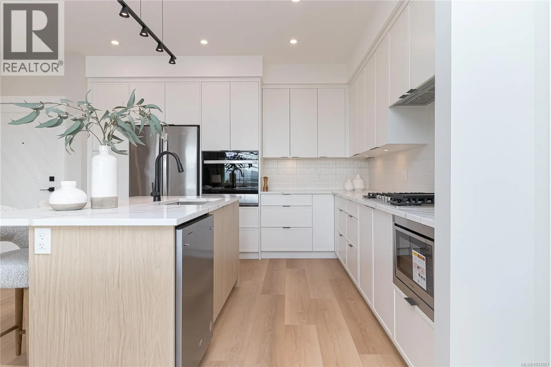 Property at #101 1810 Selenite Pl, Langford, BC